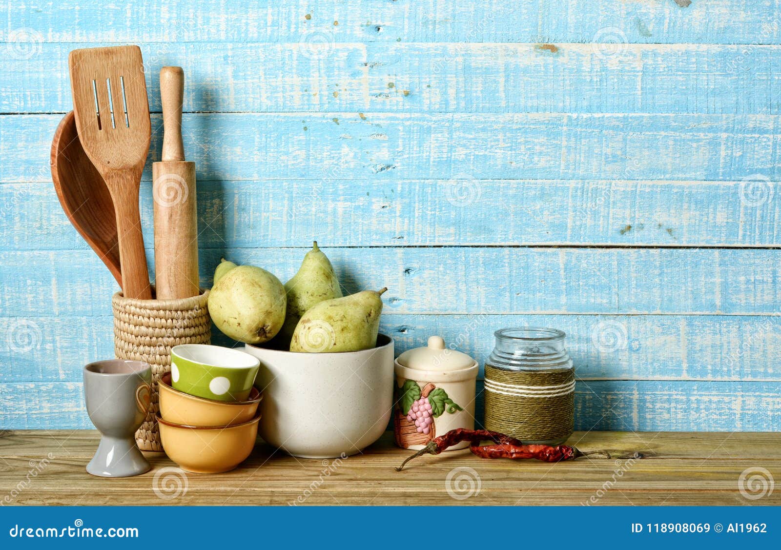 Cùng khám phá những công cụ nhà bếp trên nền xanh nhạt giúp bạn tạo cảm giác dễ chịu và thư thái cho ngôi nhà của bạn. Tóm tắt các thiết kế hợp lý, đồng thời mang lại cho bạn sự linh hoạt và dễ dàng trong việc sử dụng các dụng cụ bếp.
