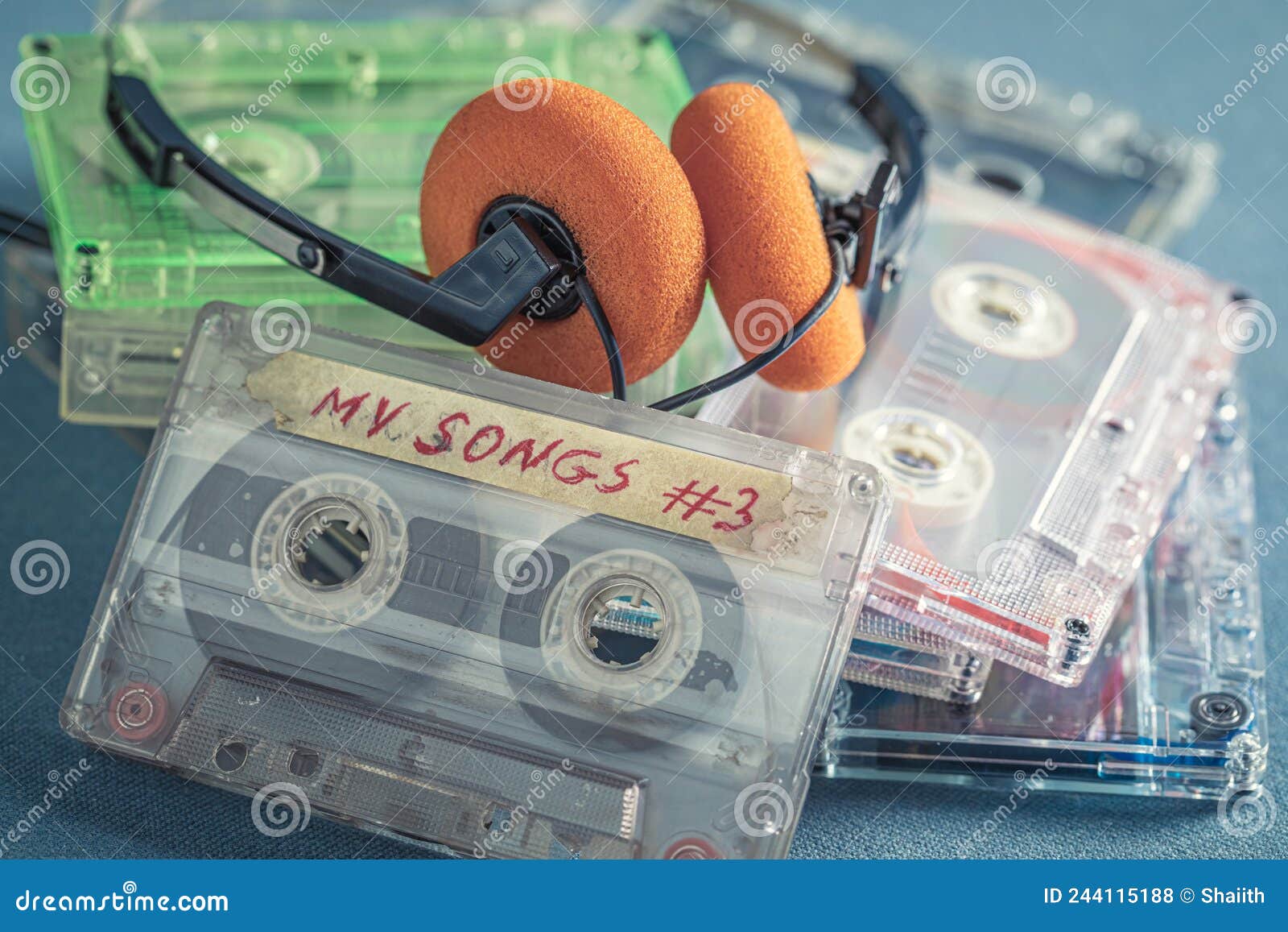 Pile Vintage De Cassettes Audio Comme Symbole De La Musique Des