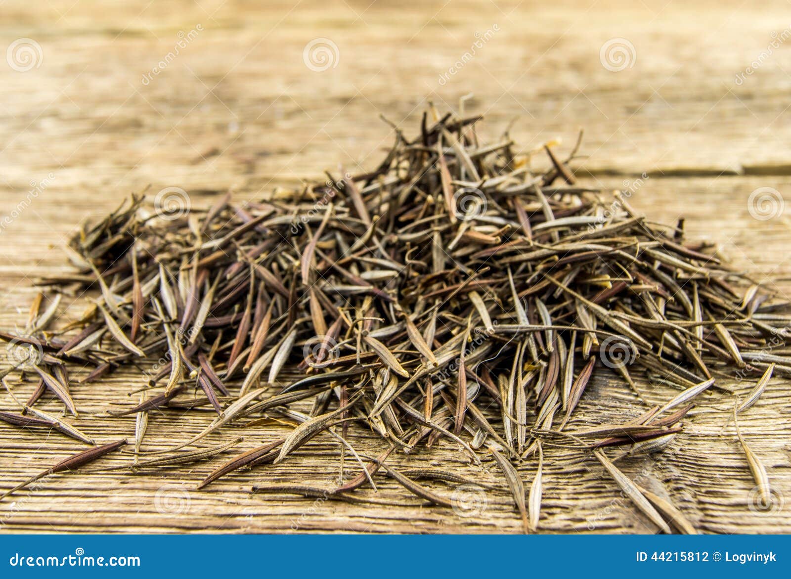 A Pilha De Sementes Do Cravo-de-defunto Está Pronta Para Plantar Na Foto de  Stock - Imagem de planta, alaranjado: 44215812