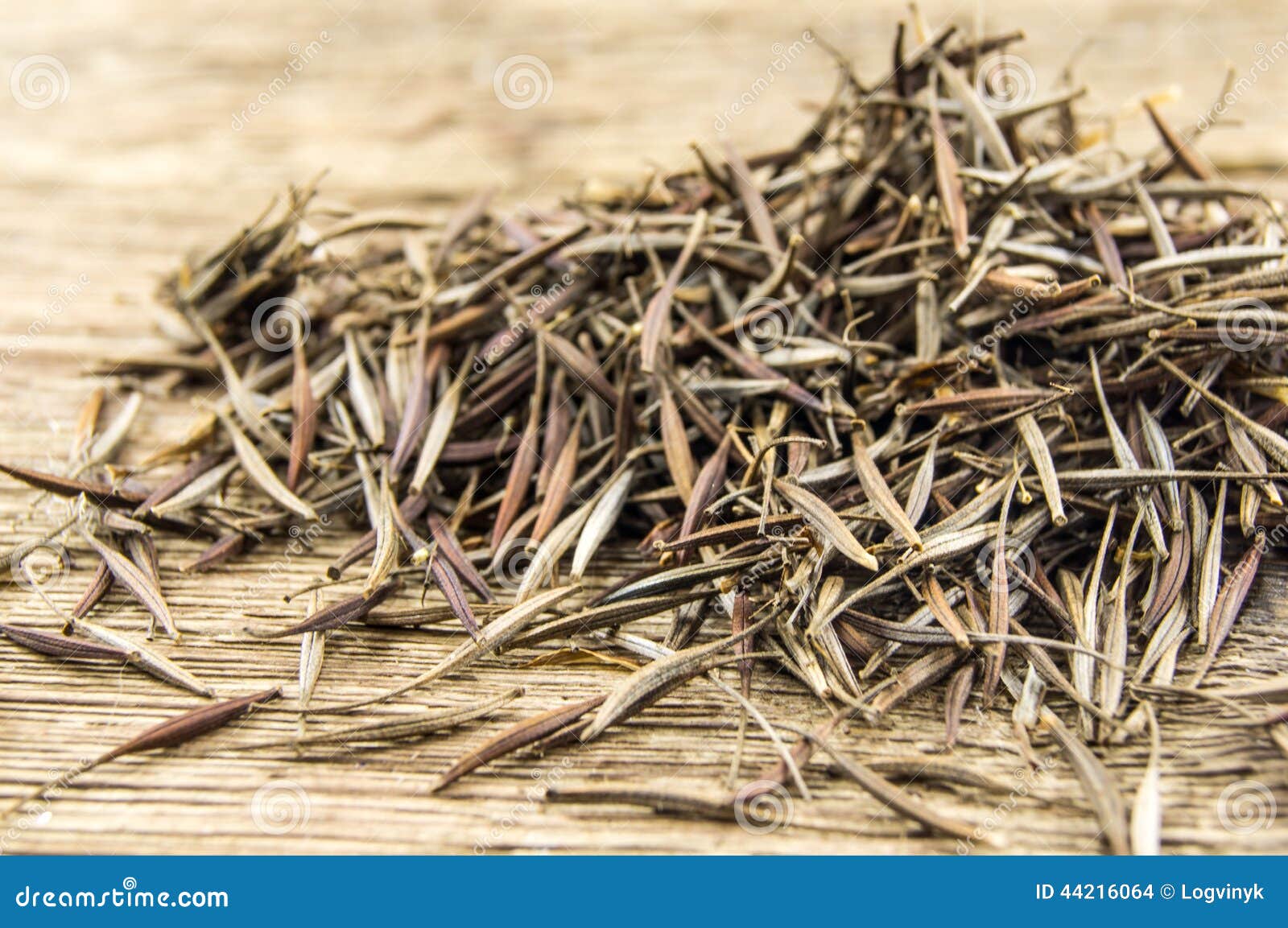 A Pilha De Sementes Do Cravo-de-defunto Está Pronta Para Plantar Na Foto de  Stock - Imagem de passatempos, planta: 44216064