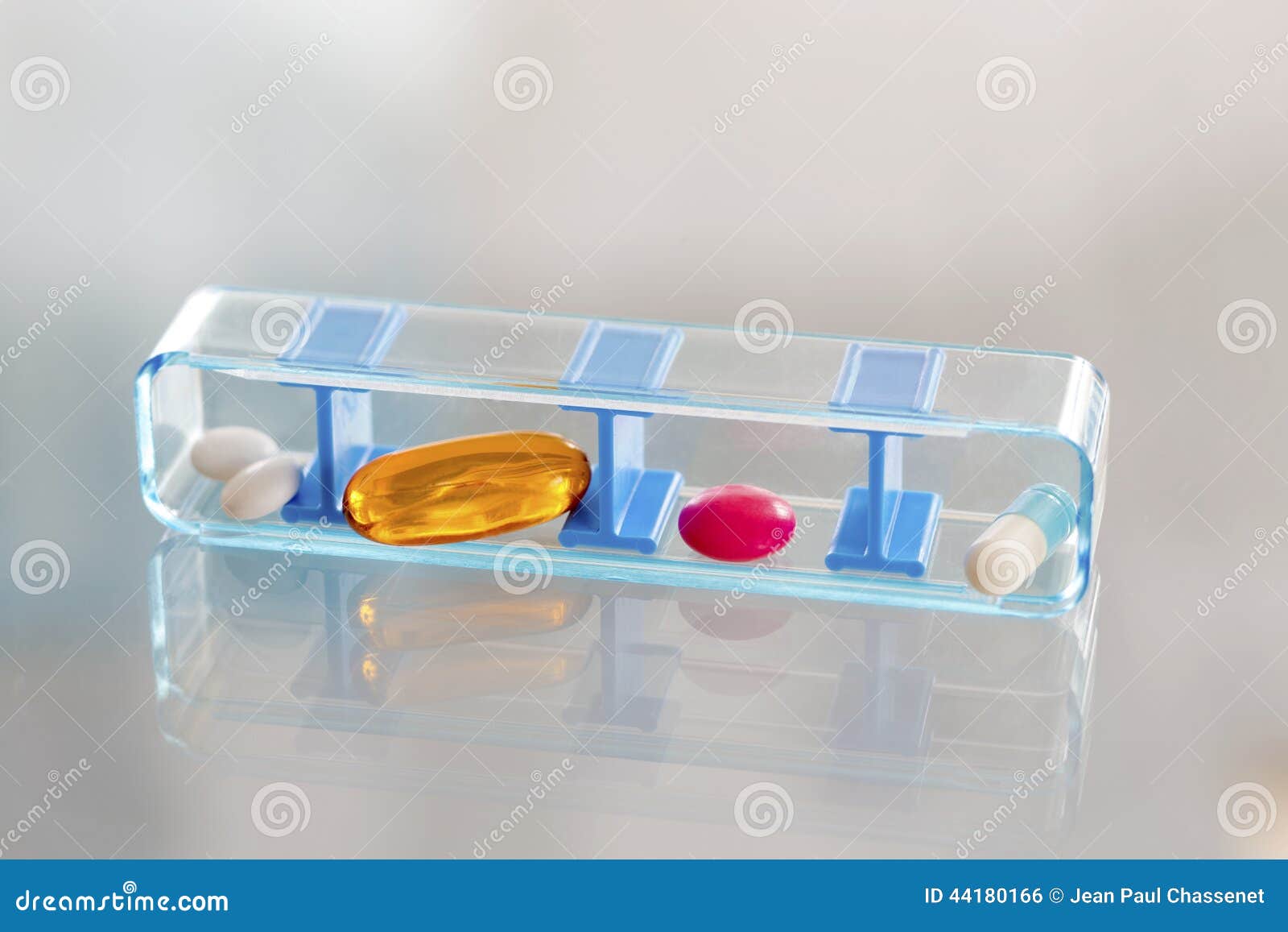 pillbox daily prescriptions for patient