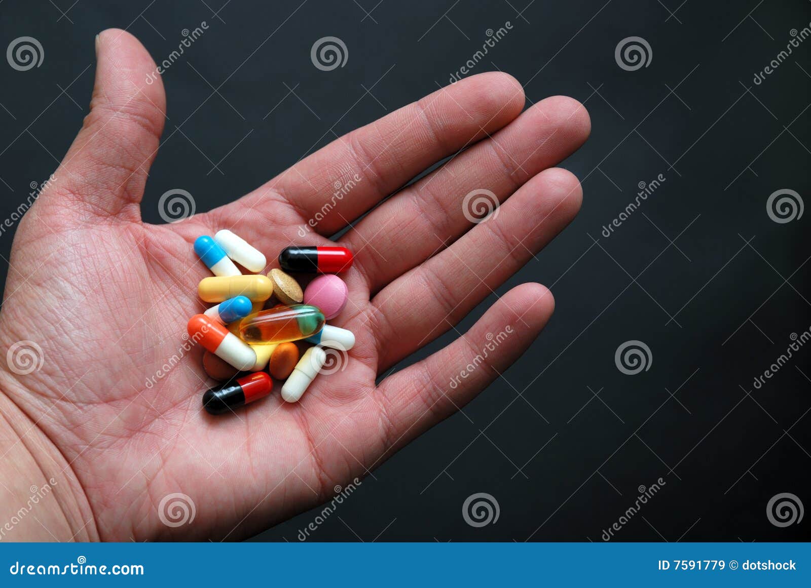 https://thumbs.dreamstime.com/z/pills-hand-7591779.jpg