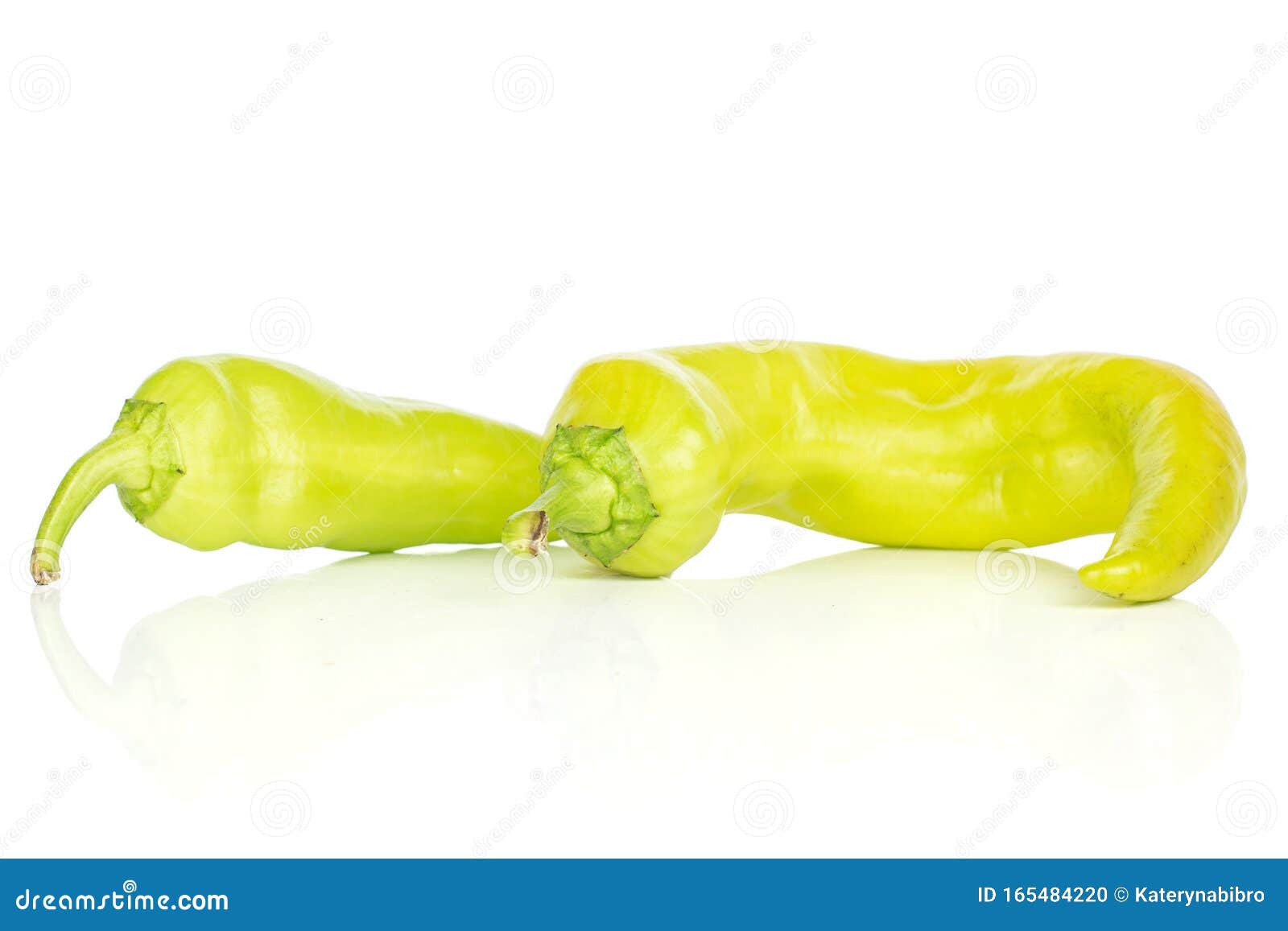 7,716 Fotos de Stock de Grupo Da Banana Verde E Amarela No Fundo Branco