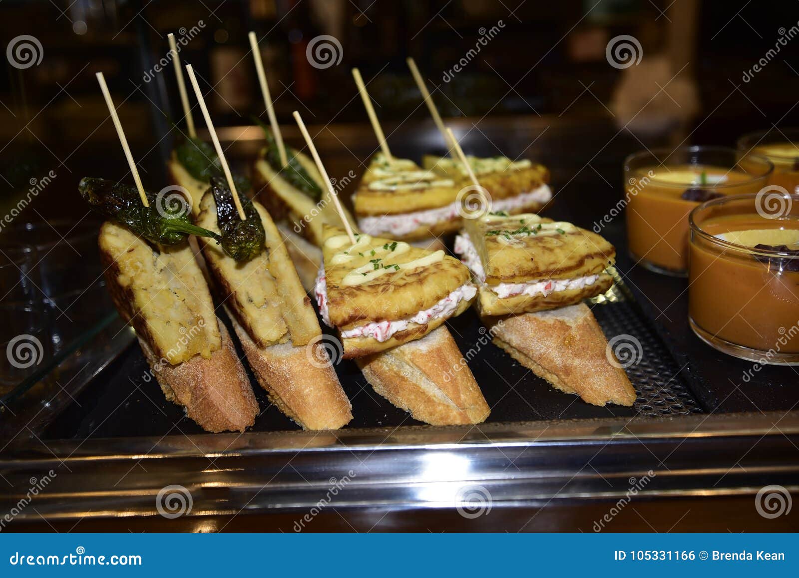 Canapés Sur Cure-dents Apéritif Pinchos Cuisine Espagnole Oeufs De