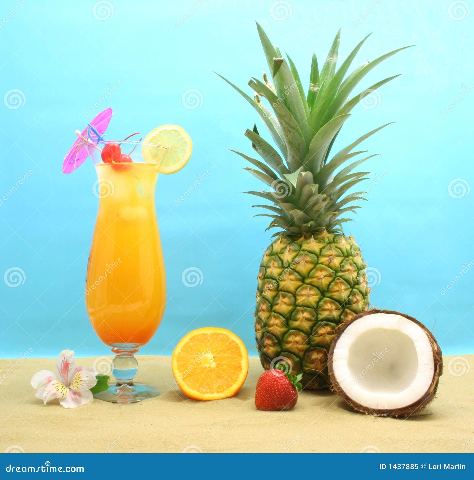 Pineapple and Cocktail stock image. Image of fruit, beverage 1437885