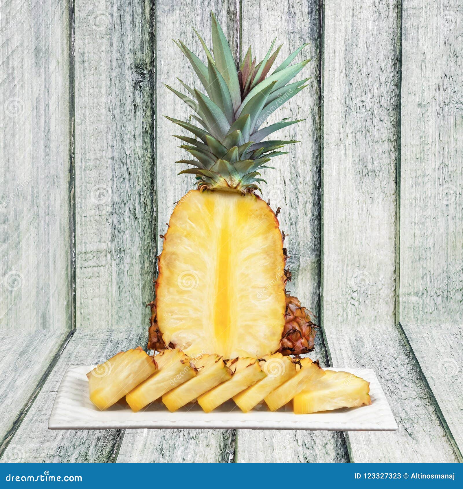 best way to cut pineapple wedges