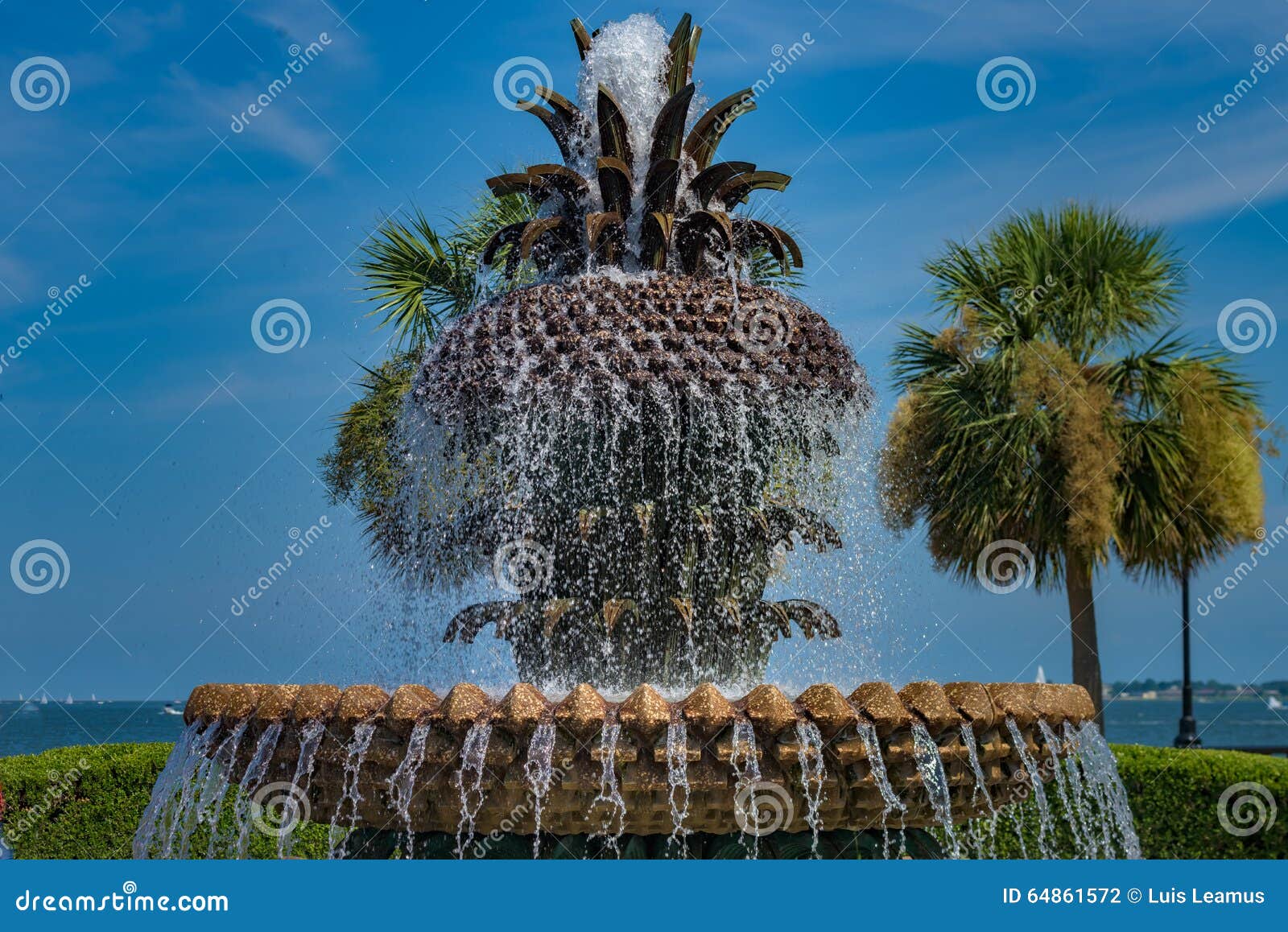 Pineapple Fountain, Charleston SC Stock Photo - Image of southern