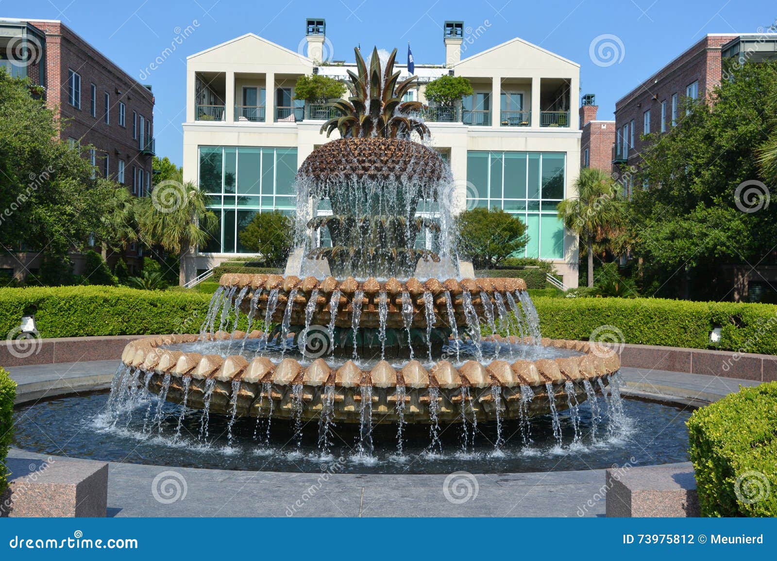 The Pineapple Fountain editorial photography. Image of located - 73975812