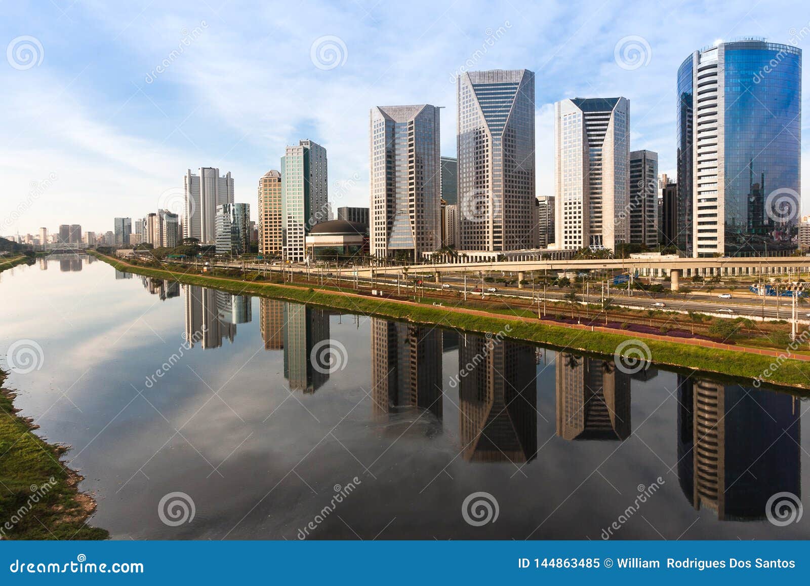 view of marginal pinheiros with modern buildings