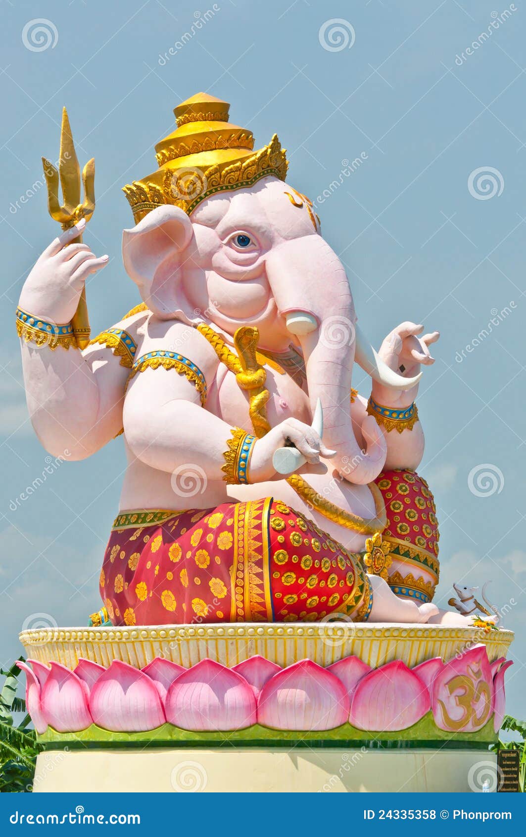 Big pink Ganesha statue, God of commerce.