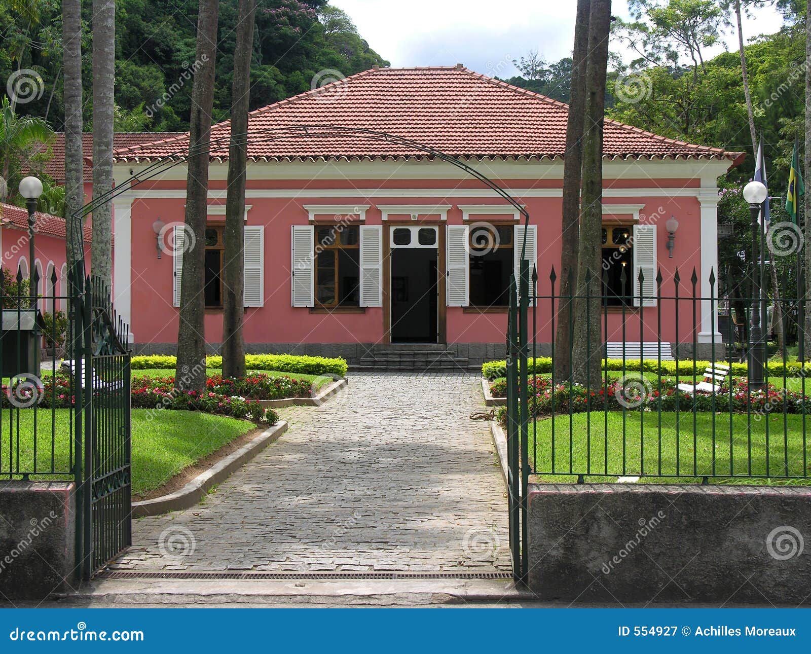 pink house in petropolis