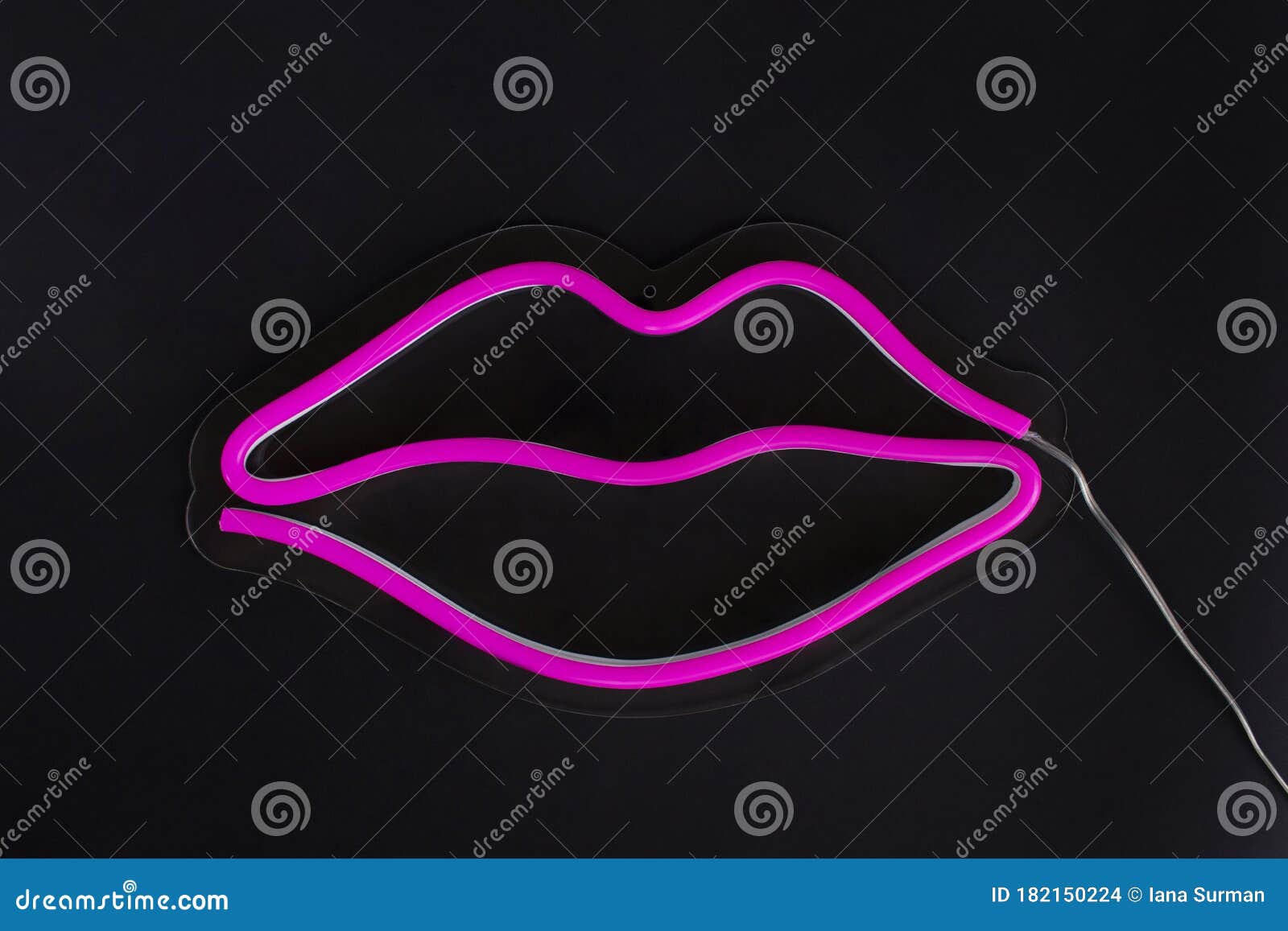 Featured image of post Black Background Lips Neon Sign