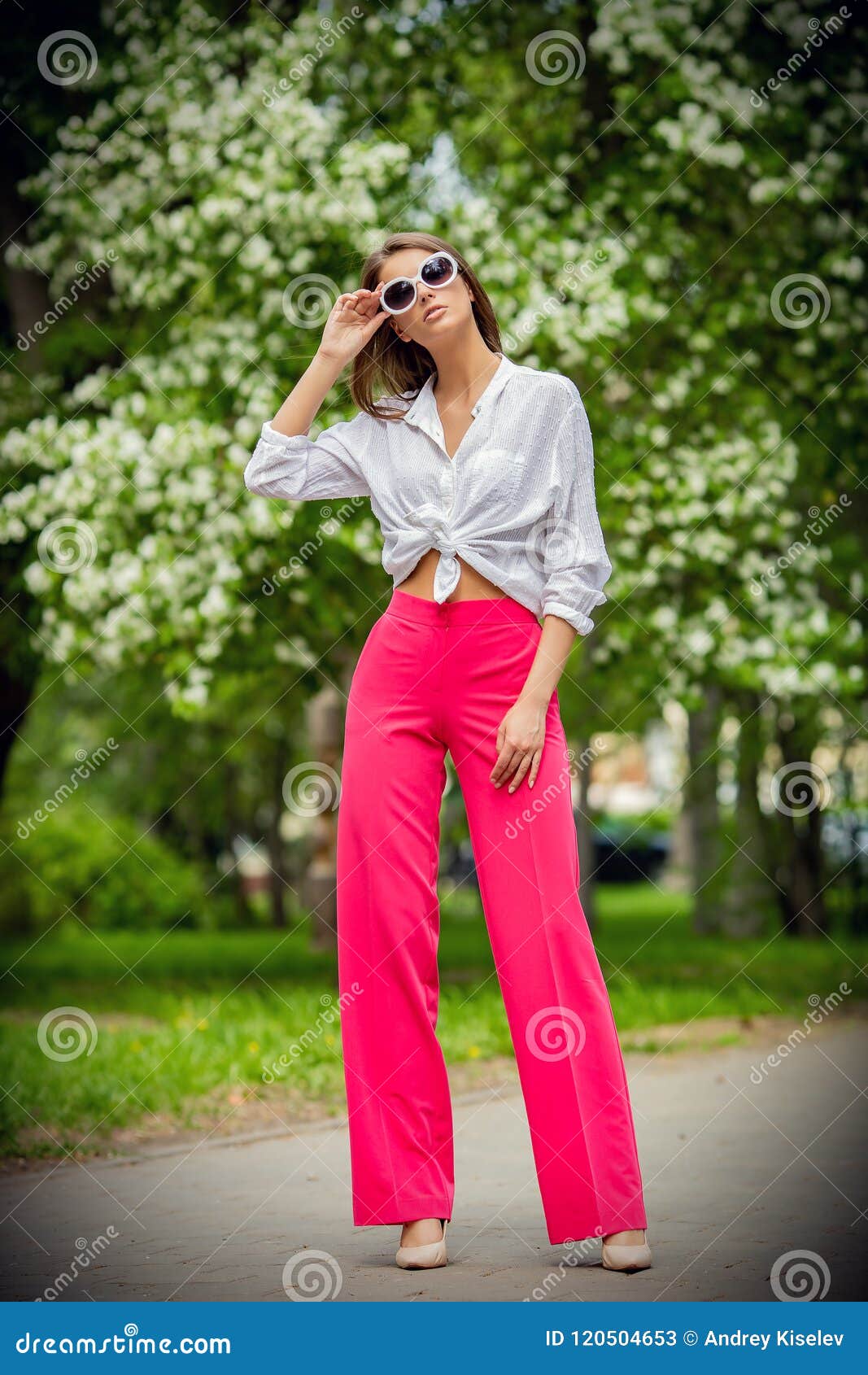 How To Wear Pink Pants for Women? › Renascent Photography
