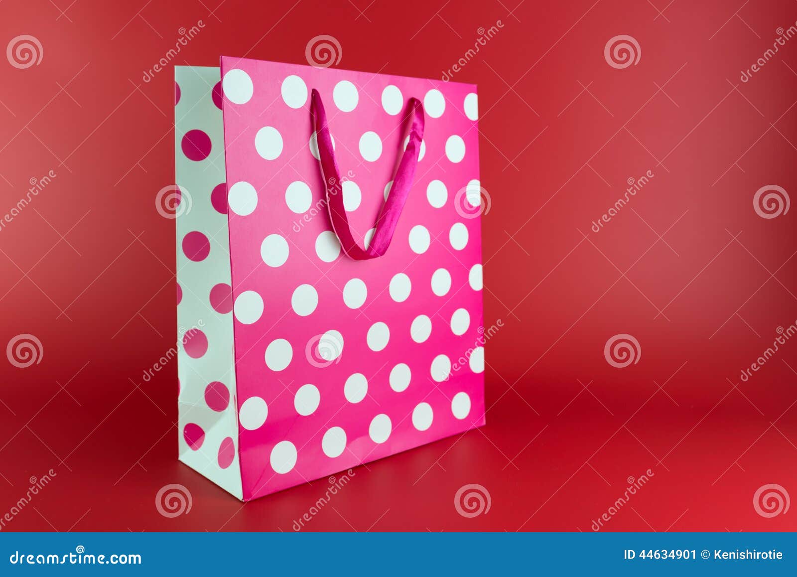 Black handbag in pink polka dots Royalty Free Vector Image