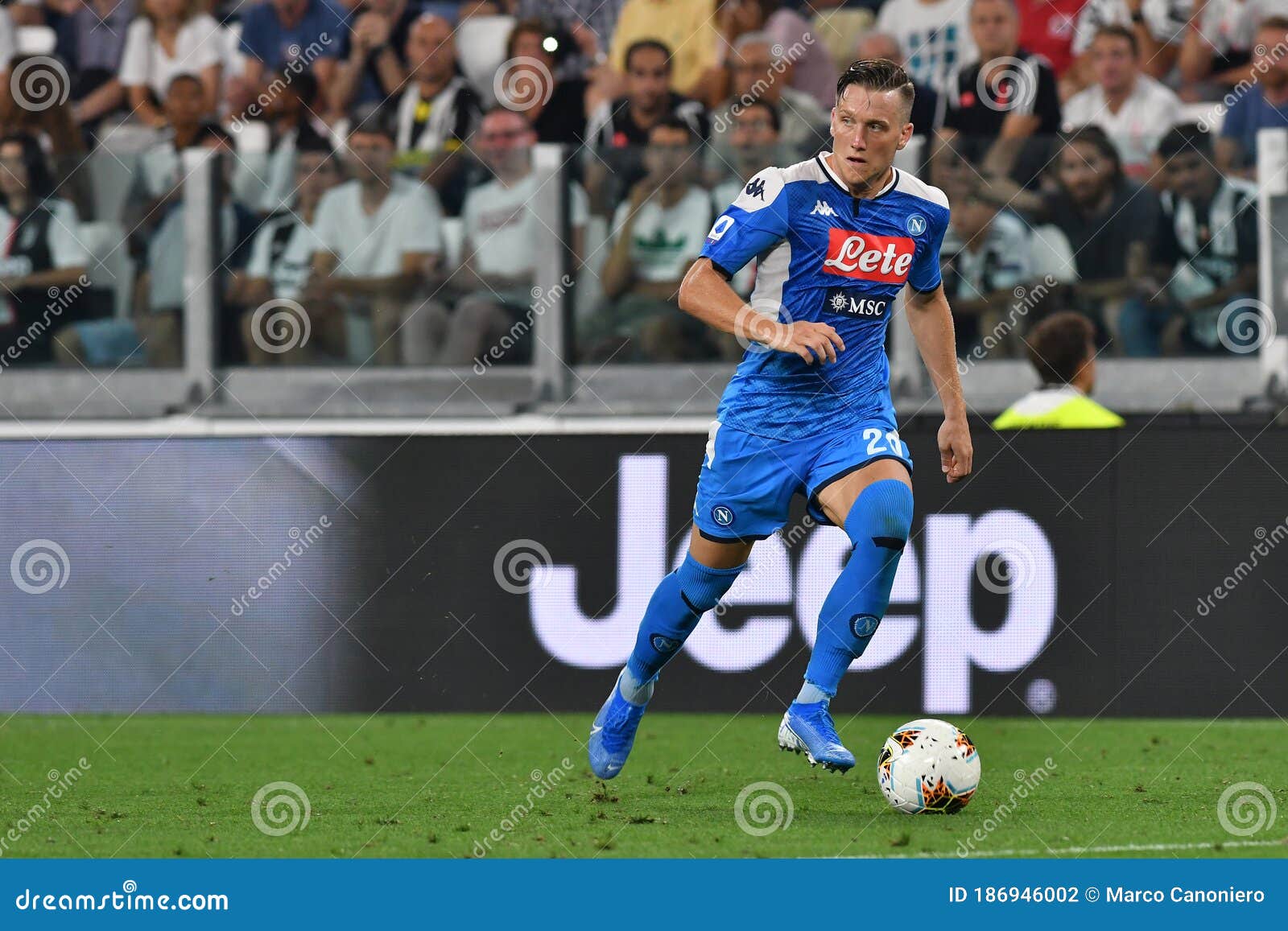 Piotr Zielinski Jogador Napoli Durante Série Jogos Campeonato Italiano  Napoli — Fotografia de Stock Editorial © VincenzoIzzo #620265956