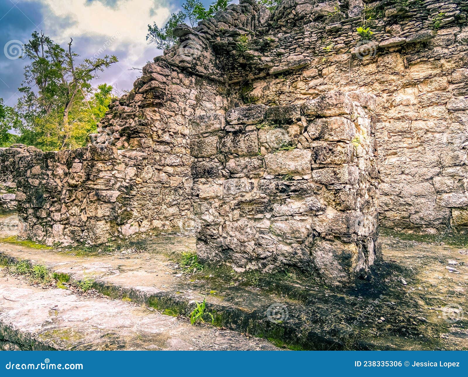 estelas  in the arqueological zone of coba