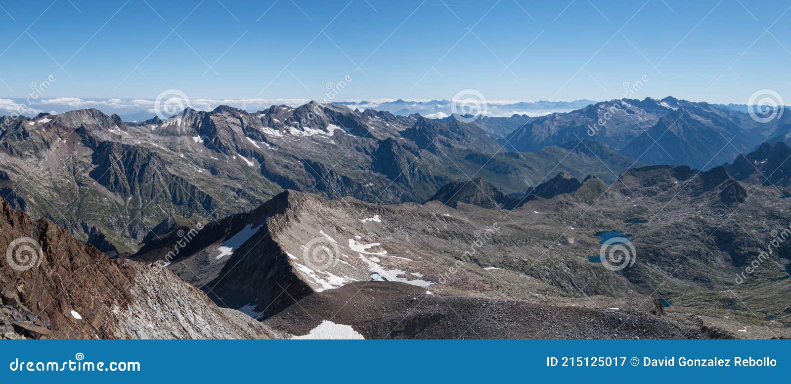 pirineos mountain range view from posets peak