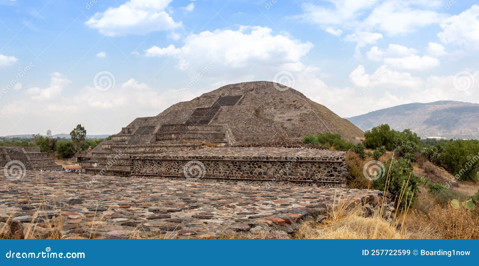 pirÃÂ¡mide de la luna pyramid of the moon panorama in the ancient city of teotihuacan in mexico