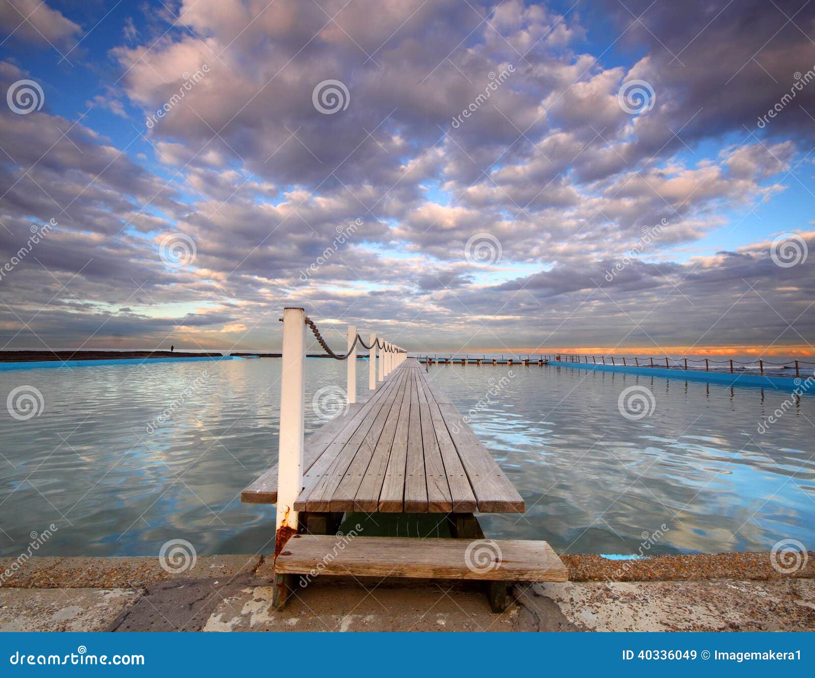 Piscina De Marea En La Salida Del Sol Imagen de archivo Imagen de