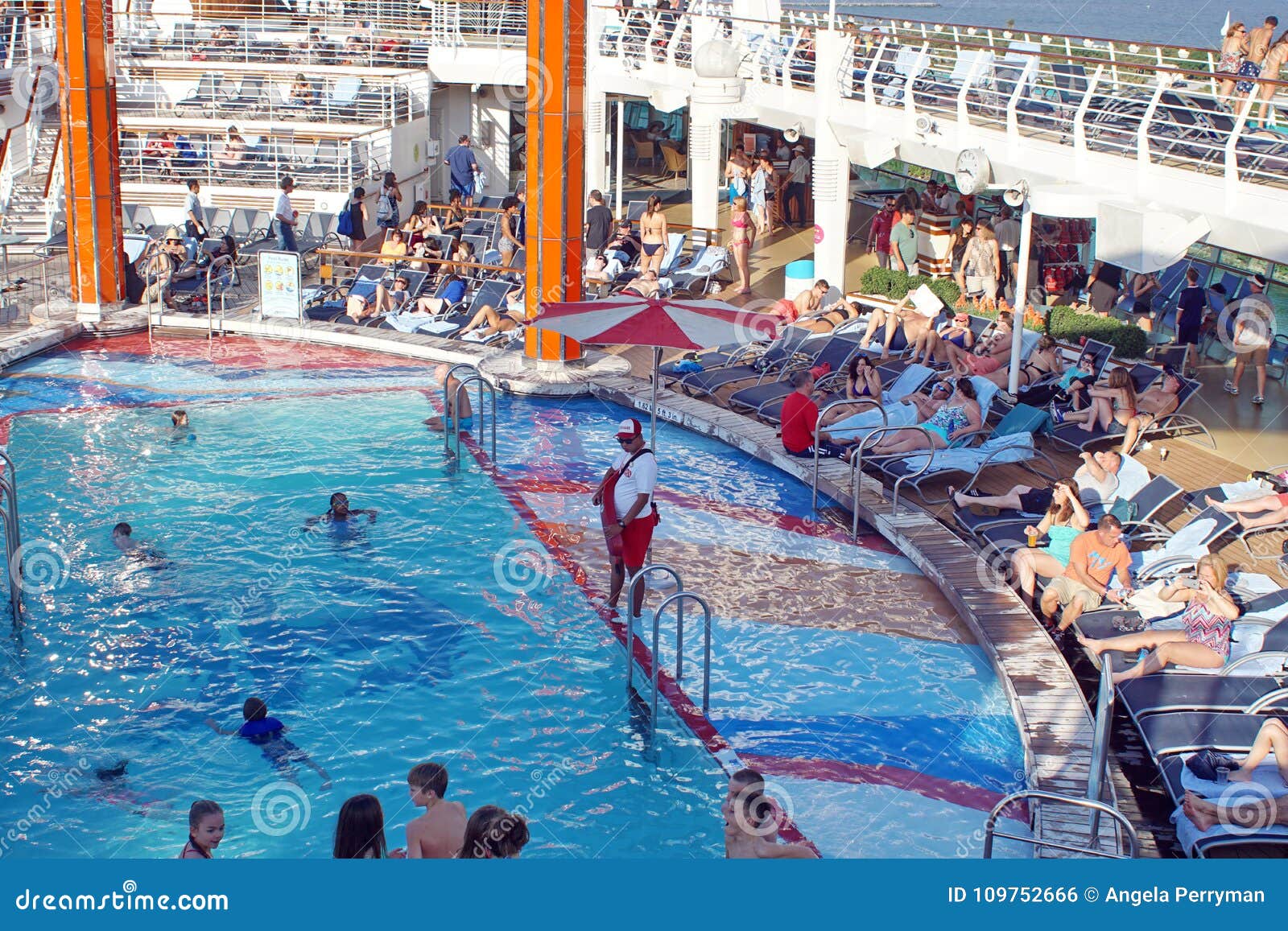 Piscina Su Una Nave Da Crociera Fotografia Editoriale Immagine Di Florida Caraibico 109752666