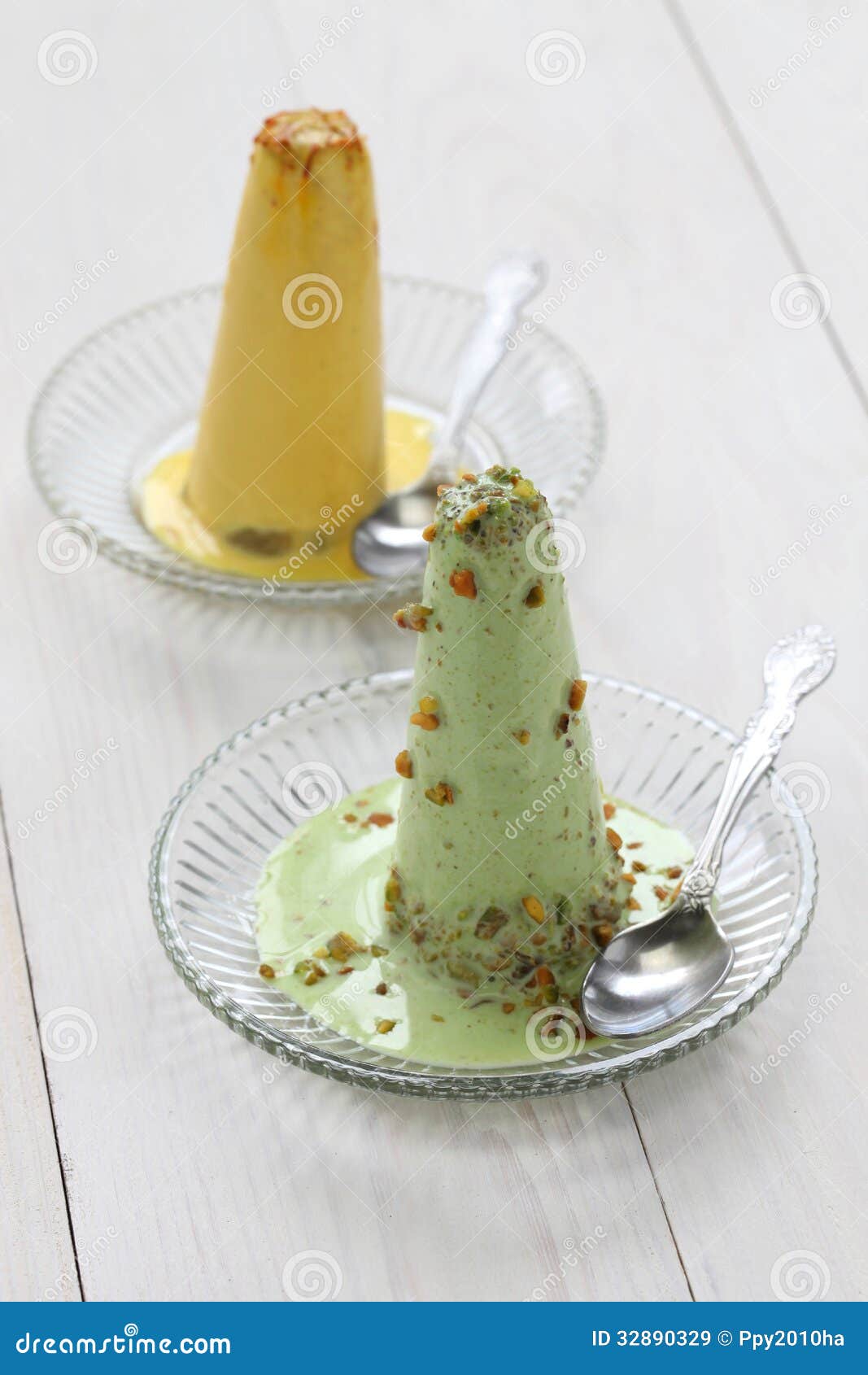 Pistaziensafran Kulfi, Indische Eiscreme Stockbild - Bild von ...