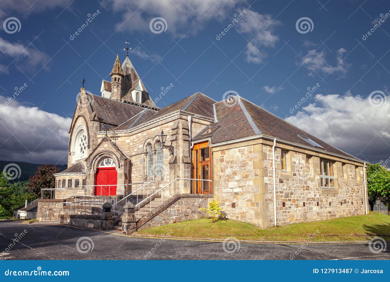 pitlochry church, in the county of perthshire in scotland