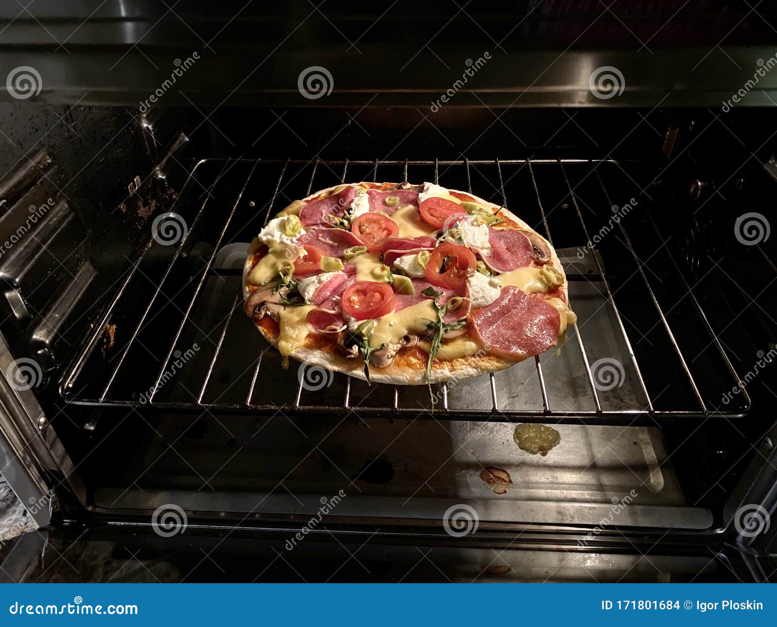 finalizando Reunir Ordenador portátil Pizza Casera Horneada En El Horno Foto de archivo - Imagen de almuerzo, cena: 171801684 finalizando Reunir Ordenador portátil Pizza Casera Horneada En El Horno Foto de archivo - Imagen de almuerzo, cena: 171801684