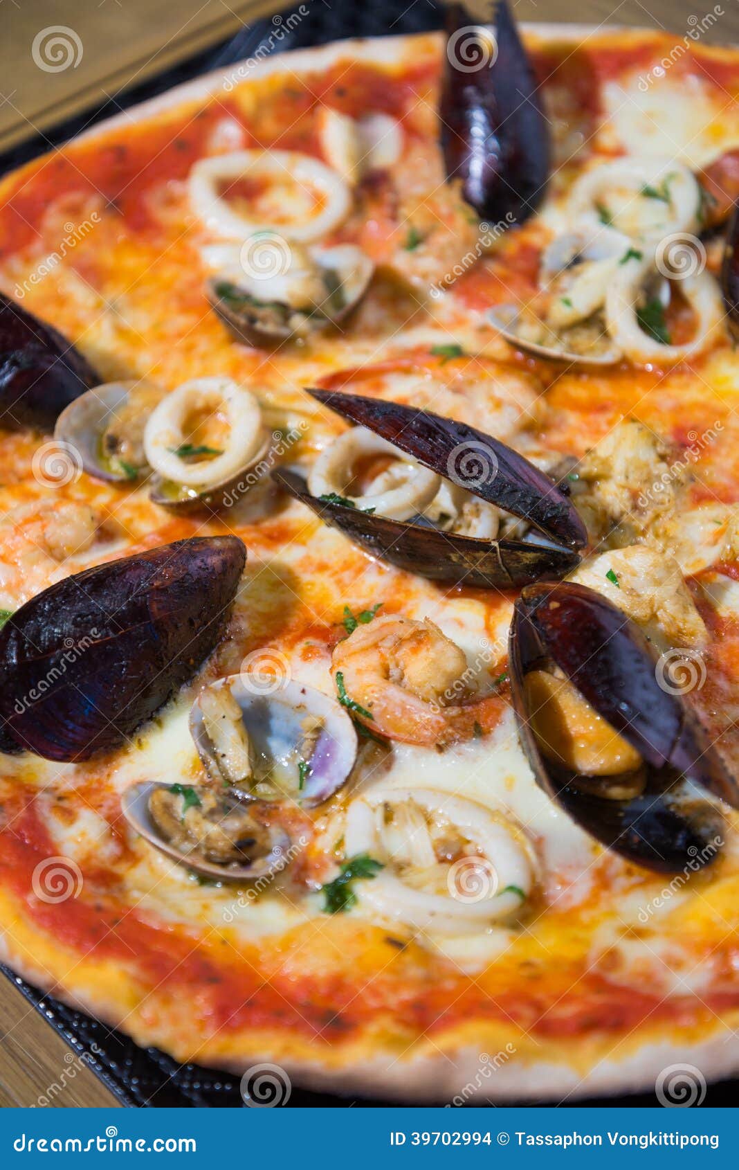 Pizza de moules photo stock. Image du dîner, européen 39702994
