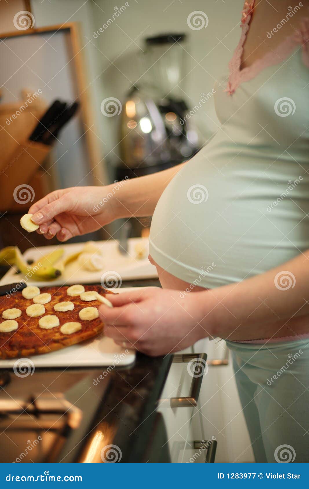 Pizza Et Banane Enceintes De Consommation Image stock Image du sain