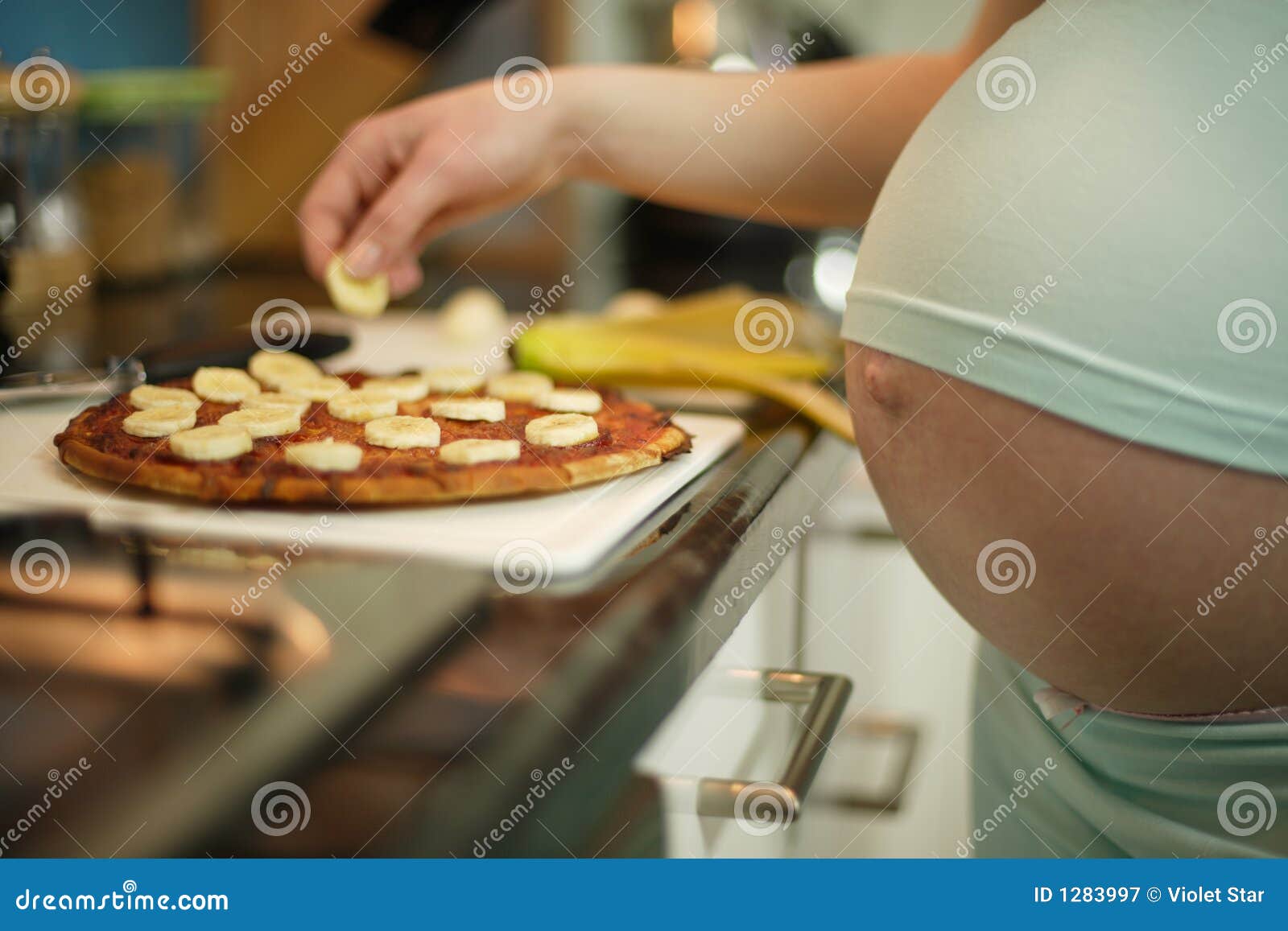Pizza Et Banane Enceintes De Consommation Image stock Image du sain