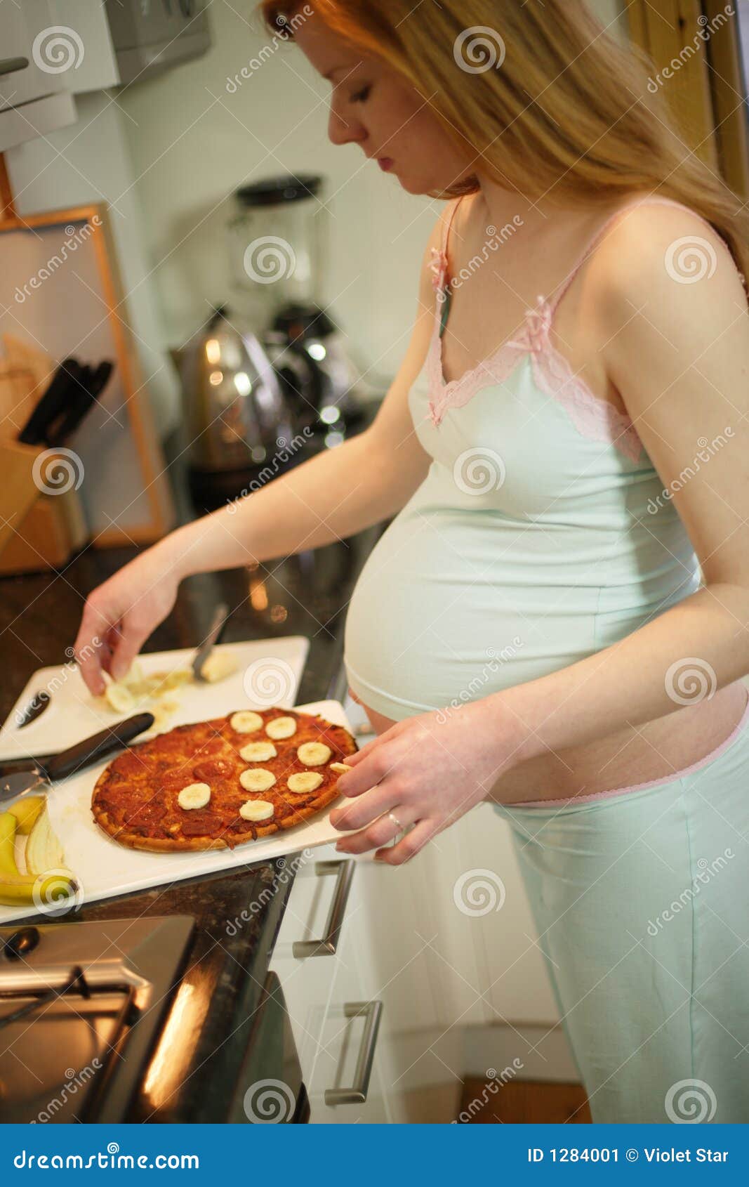 Pizza Et Banane Enceintes De Consommation Image stock Image du minuit