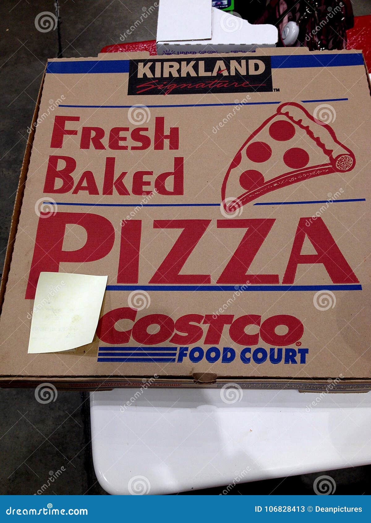 PIZZA MEGA DE COSTCO foto de archivo editorial. Imagen de unido 106828413