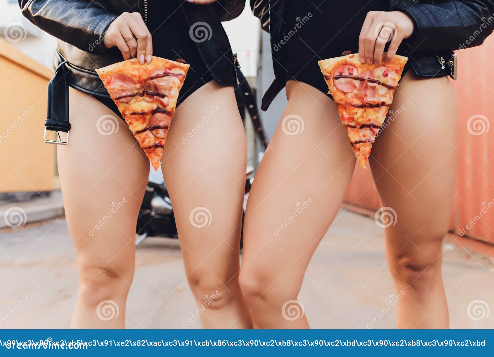 Pizza Porno Madame Nue Sexy Art Minimal De Mode Photo stock interracial 1600x1157 photo nue hq Pizza Porno Madame Nue Sexy Art Minimal De Mode Photo stock