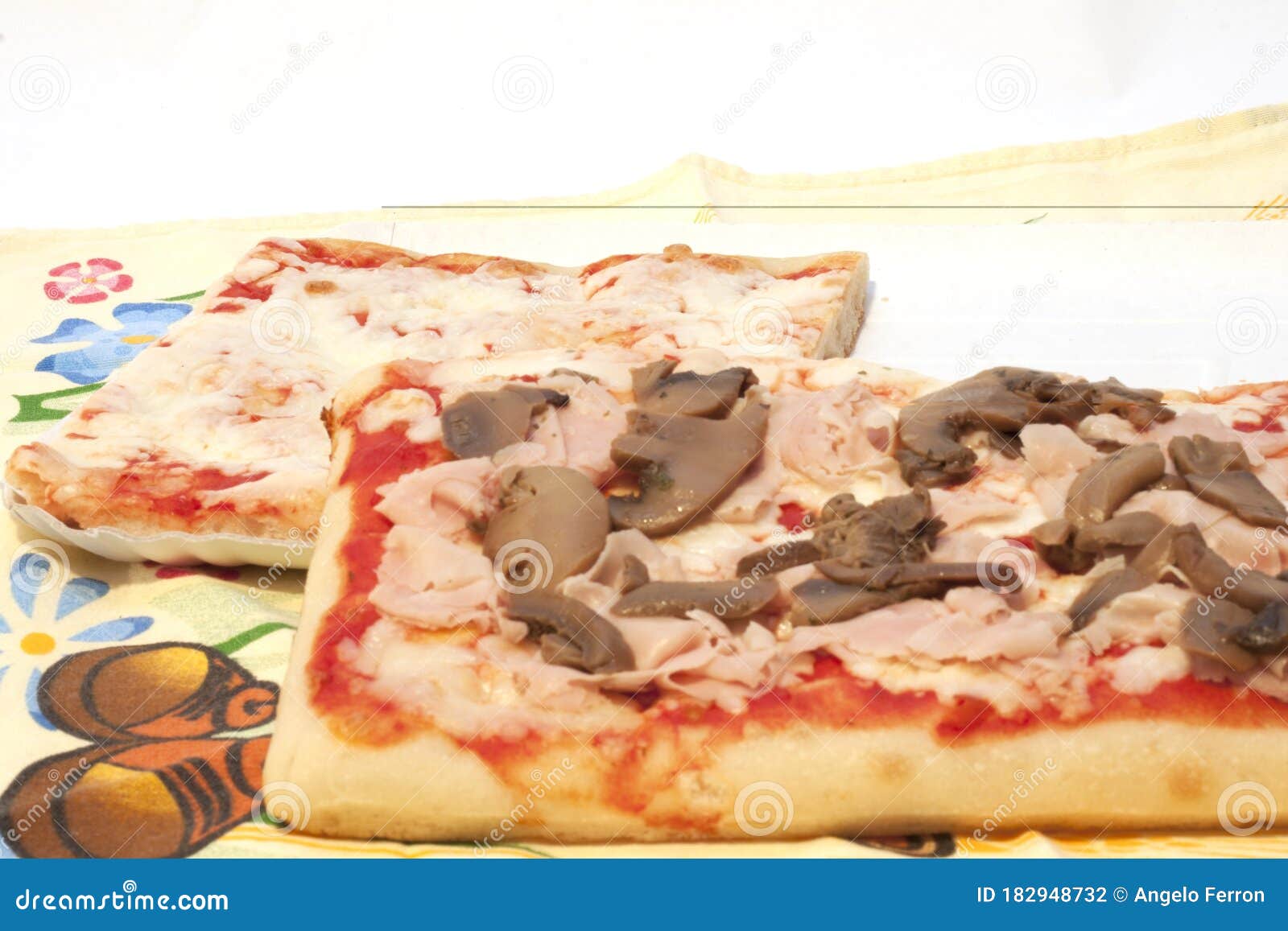 pizza rettangolare prosciutto e funghi d`asporto