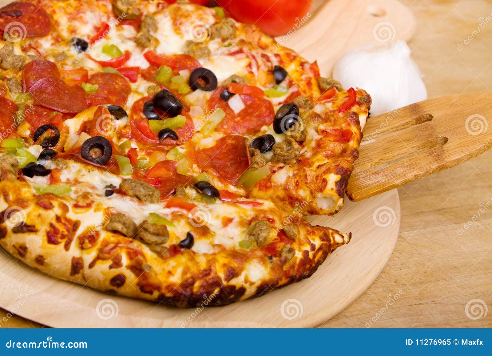 Pizza suprema deliciosa imagen de archivo. Imagen de supremo 11276965