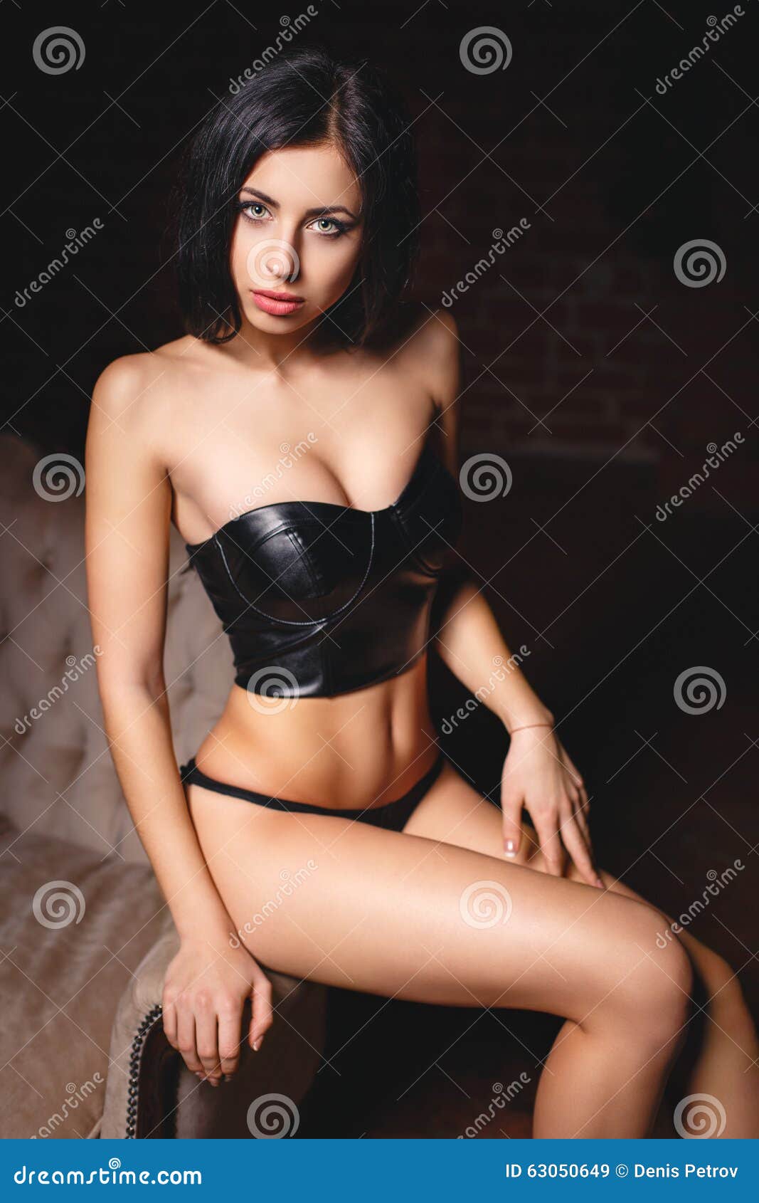 piękna seksowna dziewczyna w czarnej bieliźnie obraz stock obraz