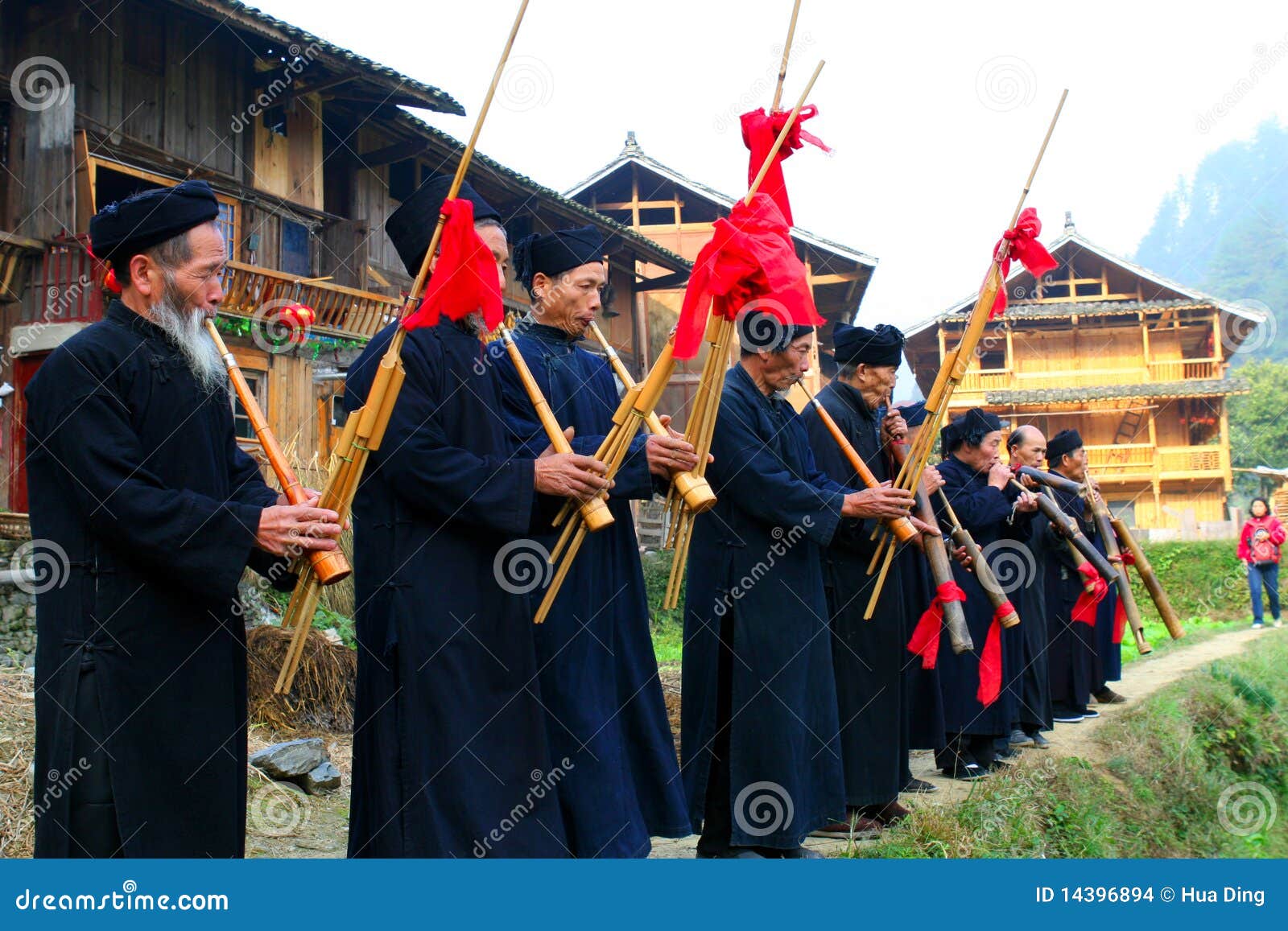 Piękne porcelanowe Guizhou oryginału wioski. 2008years aborygenów piękna podpisu porcelana przychodzi ekologicznego etnicznego szaty gości Guizhou tutaj kaililangde żywego miejscowego lokalizować lokaci spotkania miao mniejszości mniejszościowy oryginalny fotografii s strzał wycieczka turysyczna rozumie wiosek gości sposobu powitania świat