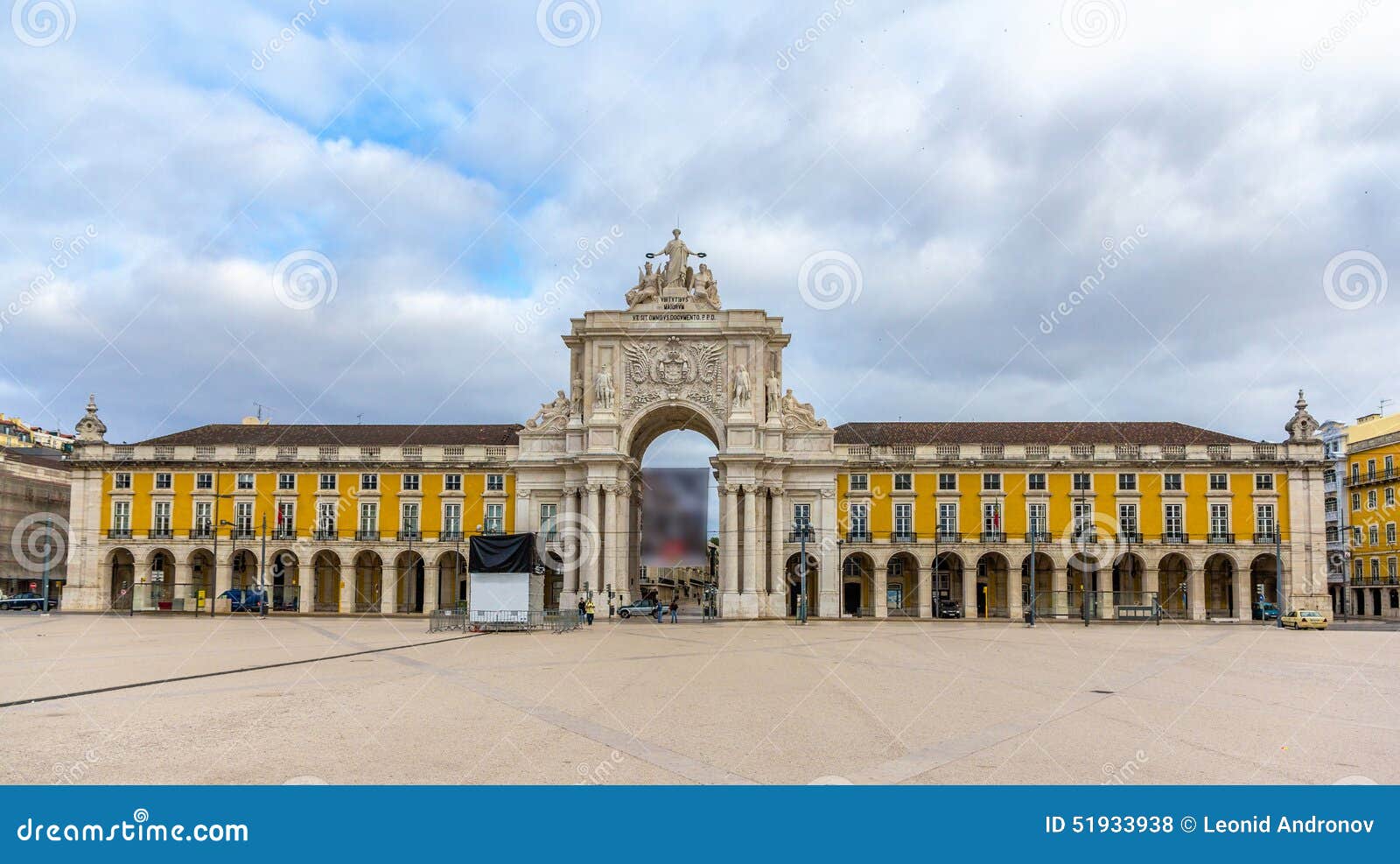 placa do comercio in lisbon