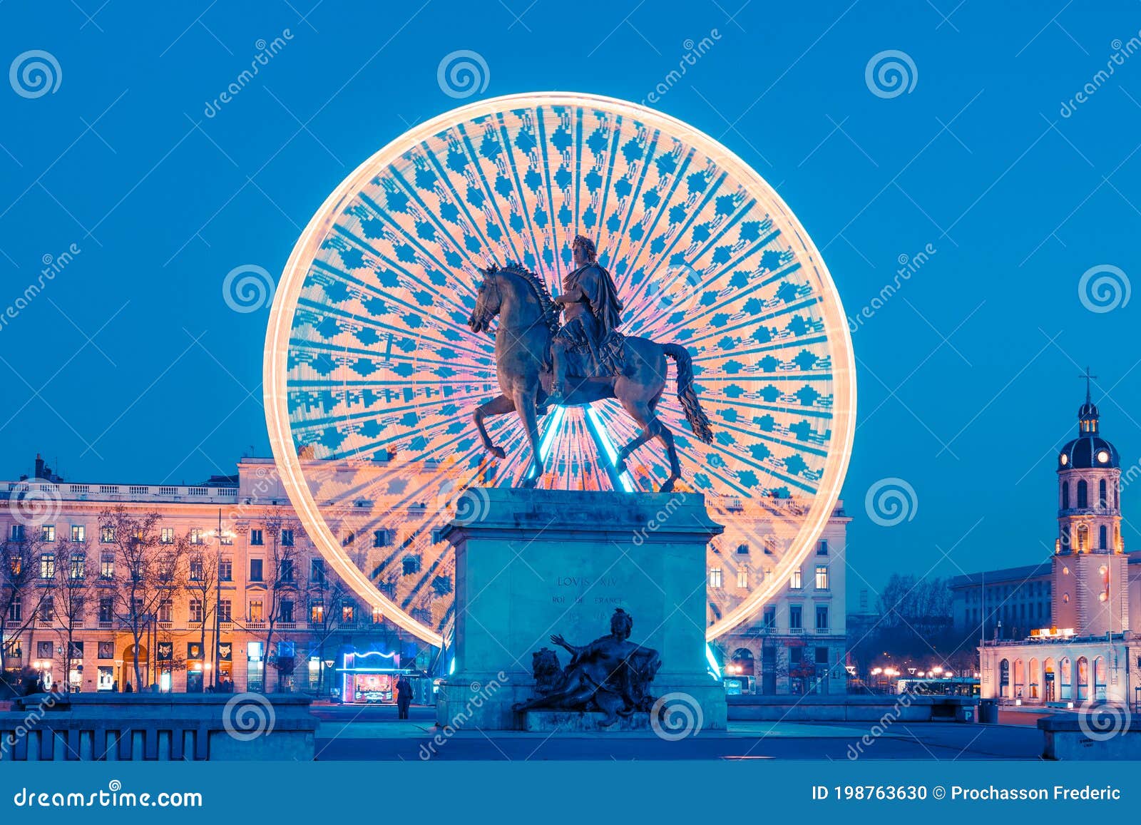 place bellecour, famous statue of king louis xiv by night