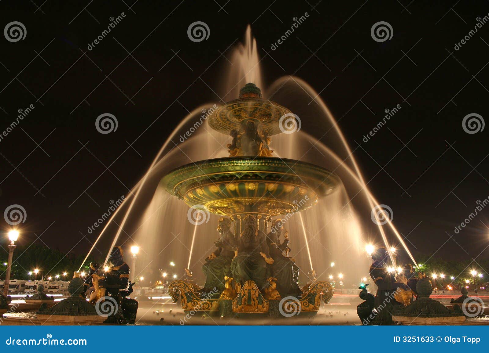 place de la concorde fountain in paris, france