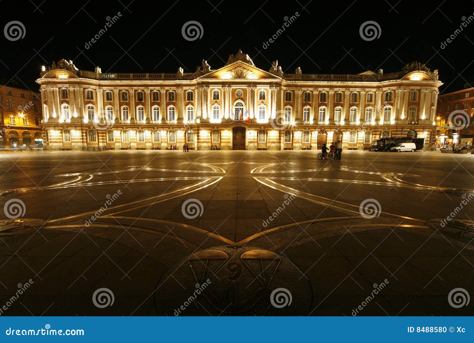 Place De Toulouse De Capitol Photo stock - Image du rose, toulouse: 8488580