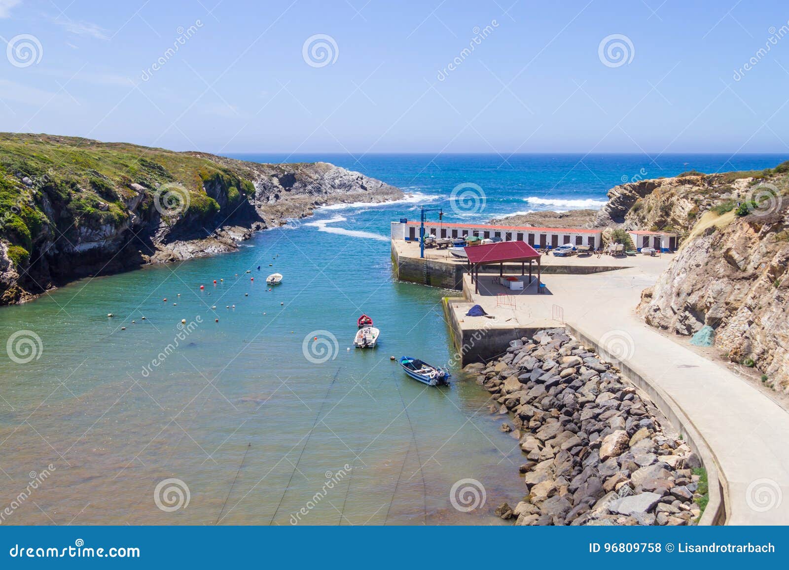 Plage De Baia De Porto Covo Photo Stock Image Du Trekking