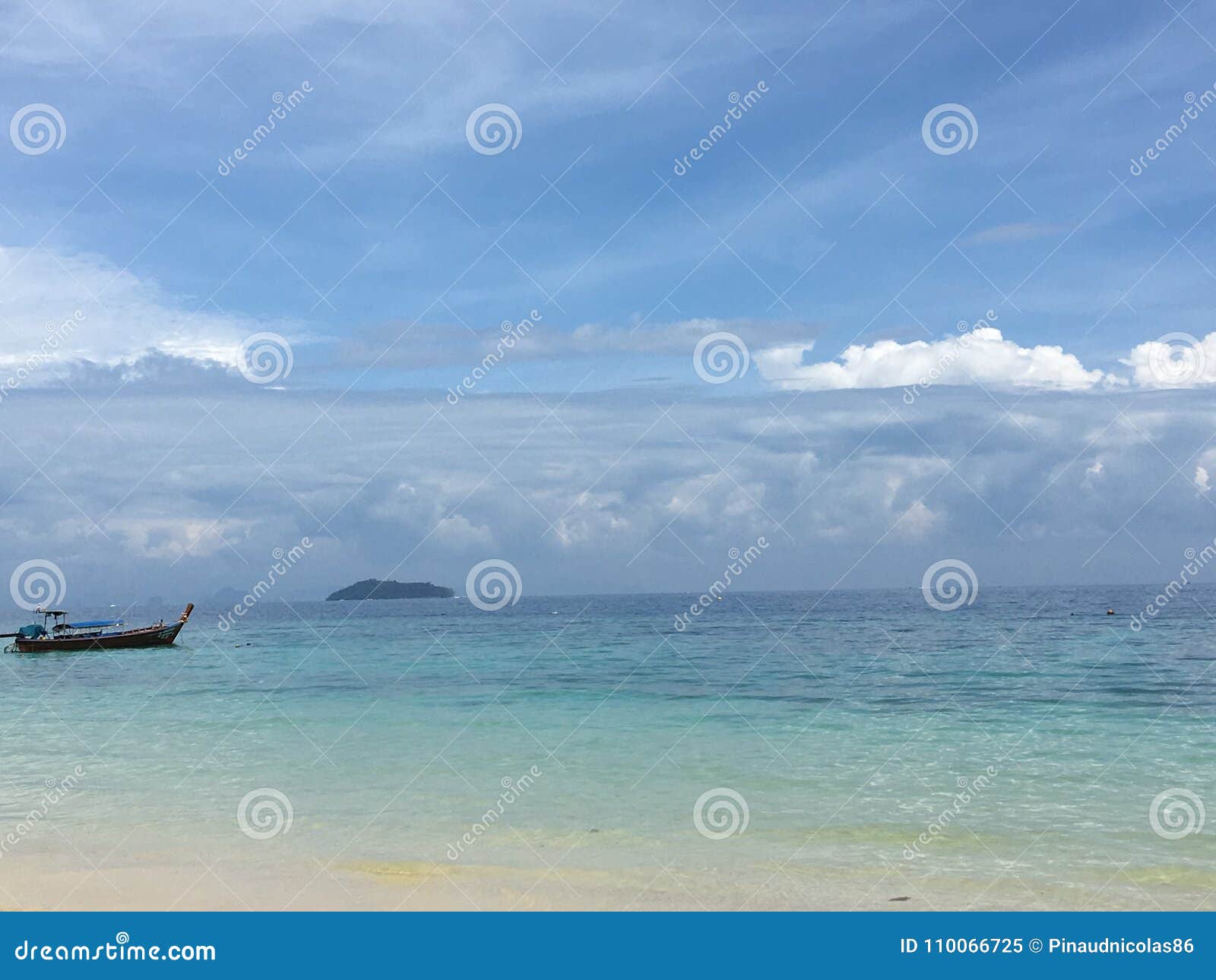 Une Plage Stock Photos Download 21 Royalty Free Photos