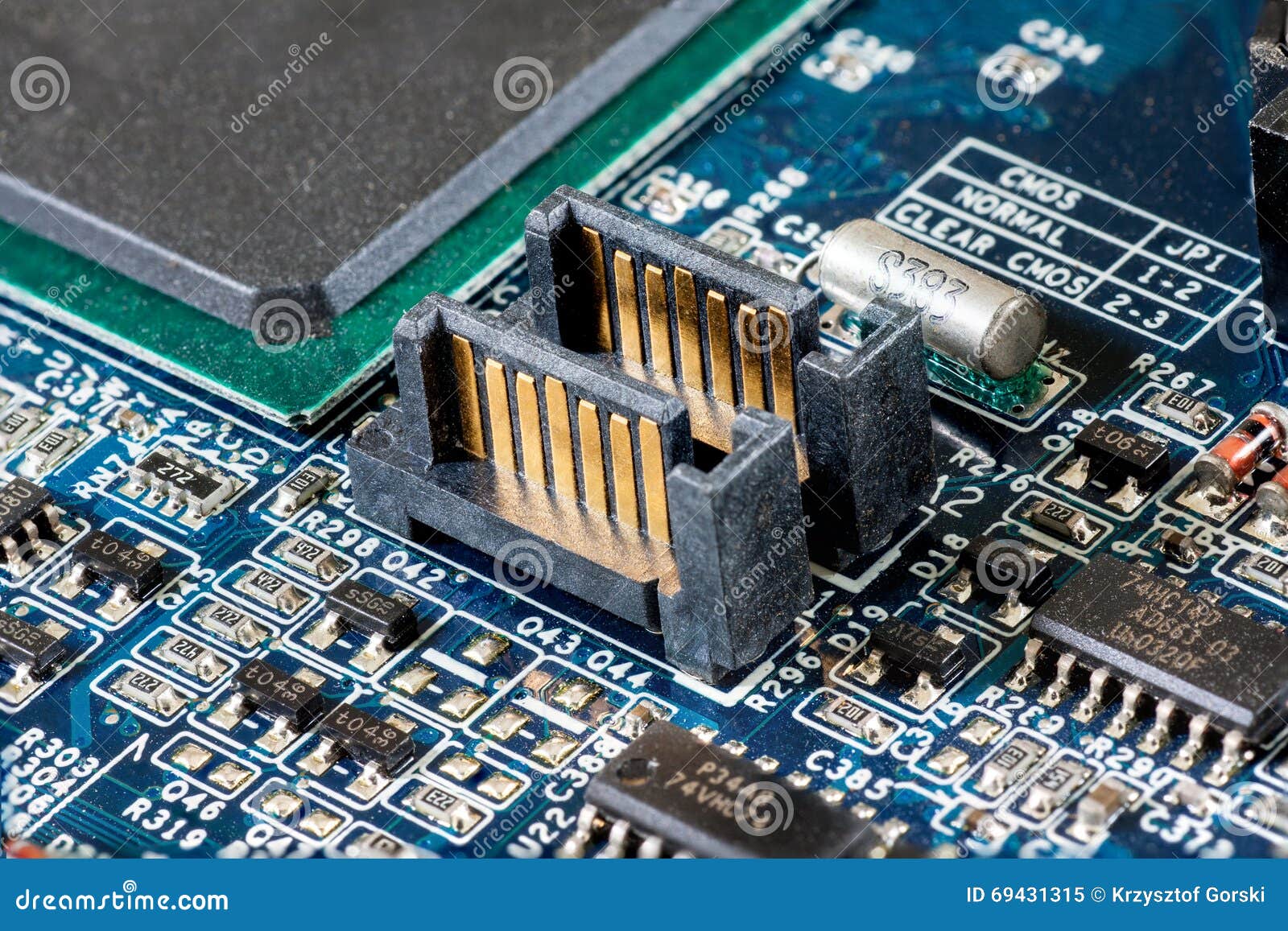 Plan Rapproché De Carte Mère D'ordinateur, Prise De SATA Image stock -  Image du électricité, matériel: 69431315