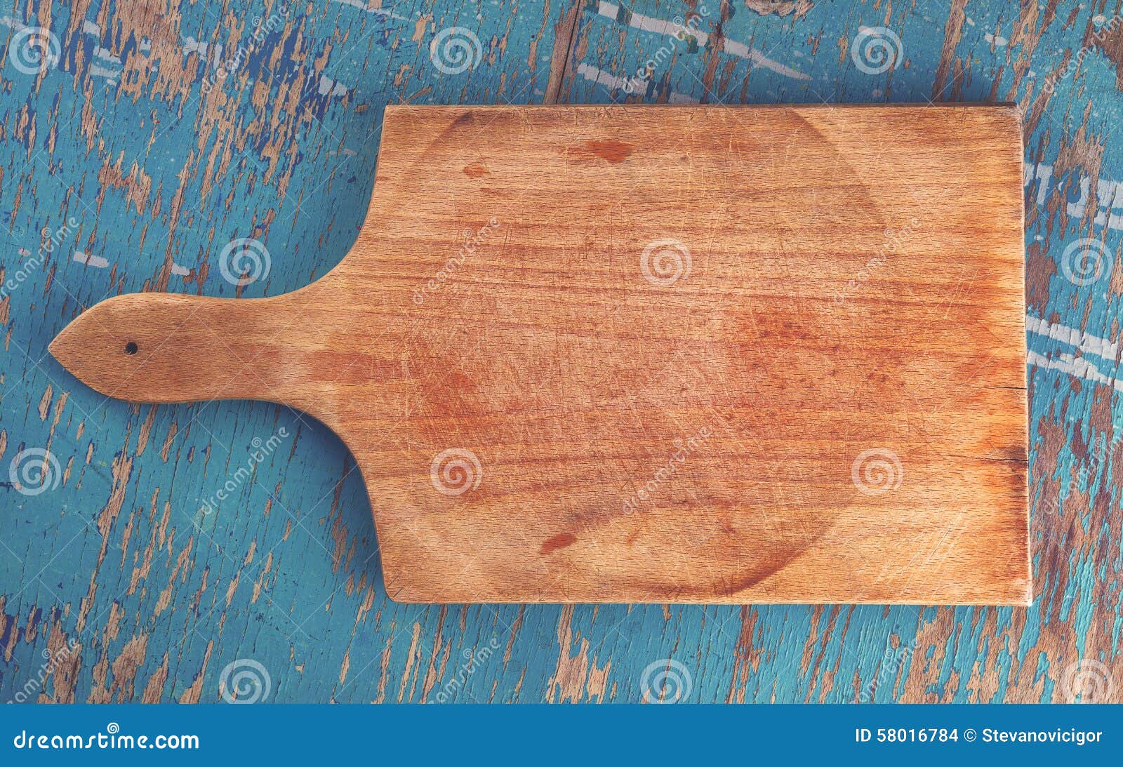 Planche à Découper Sur La Table De Cuisine En Bois Rustique