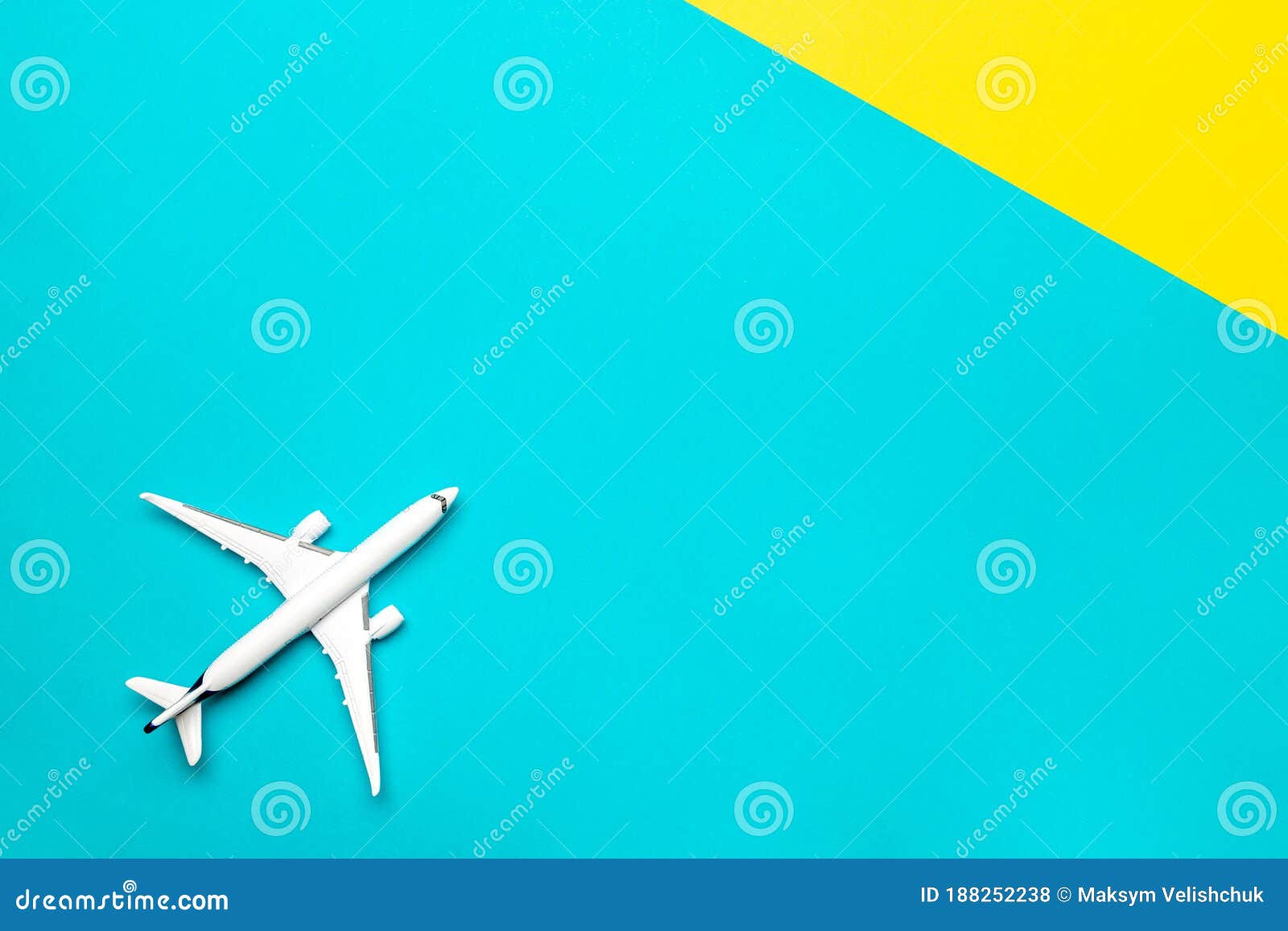 Yellow paper plane abstract vector background isolated background. Simple  modern banner, wallpaper, web, cover. 4601107 Vector Art at Vecteezy