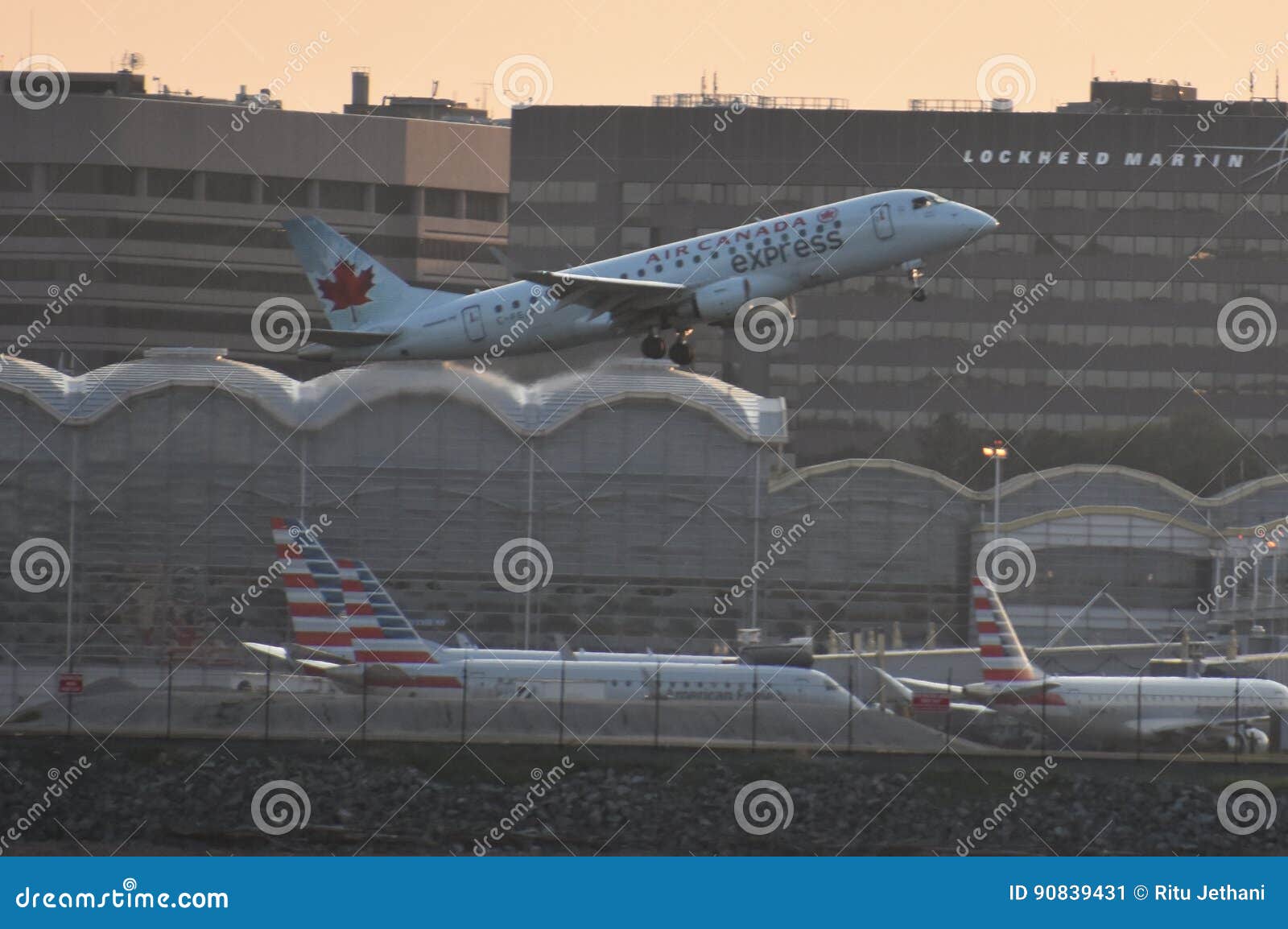 Plane Landing at Ronald Reagan Airport in Washington, DC Editorial