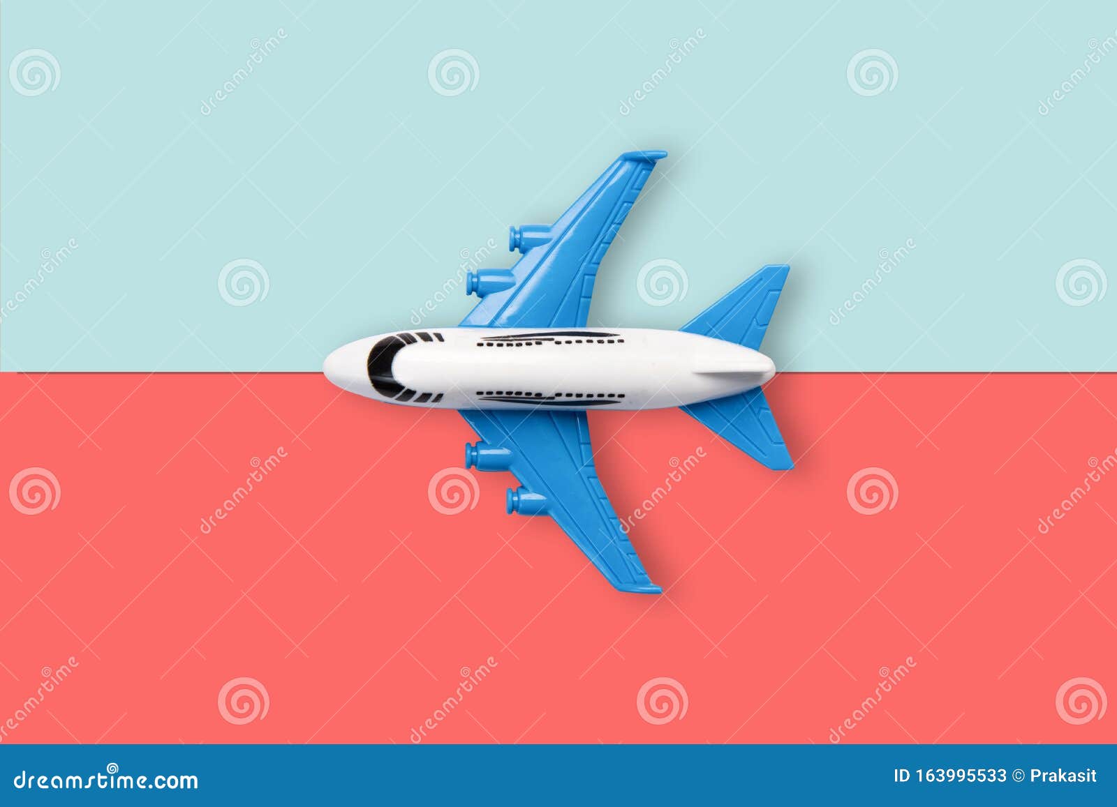 plane model on colore