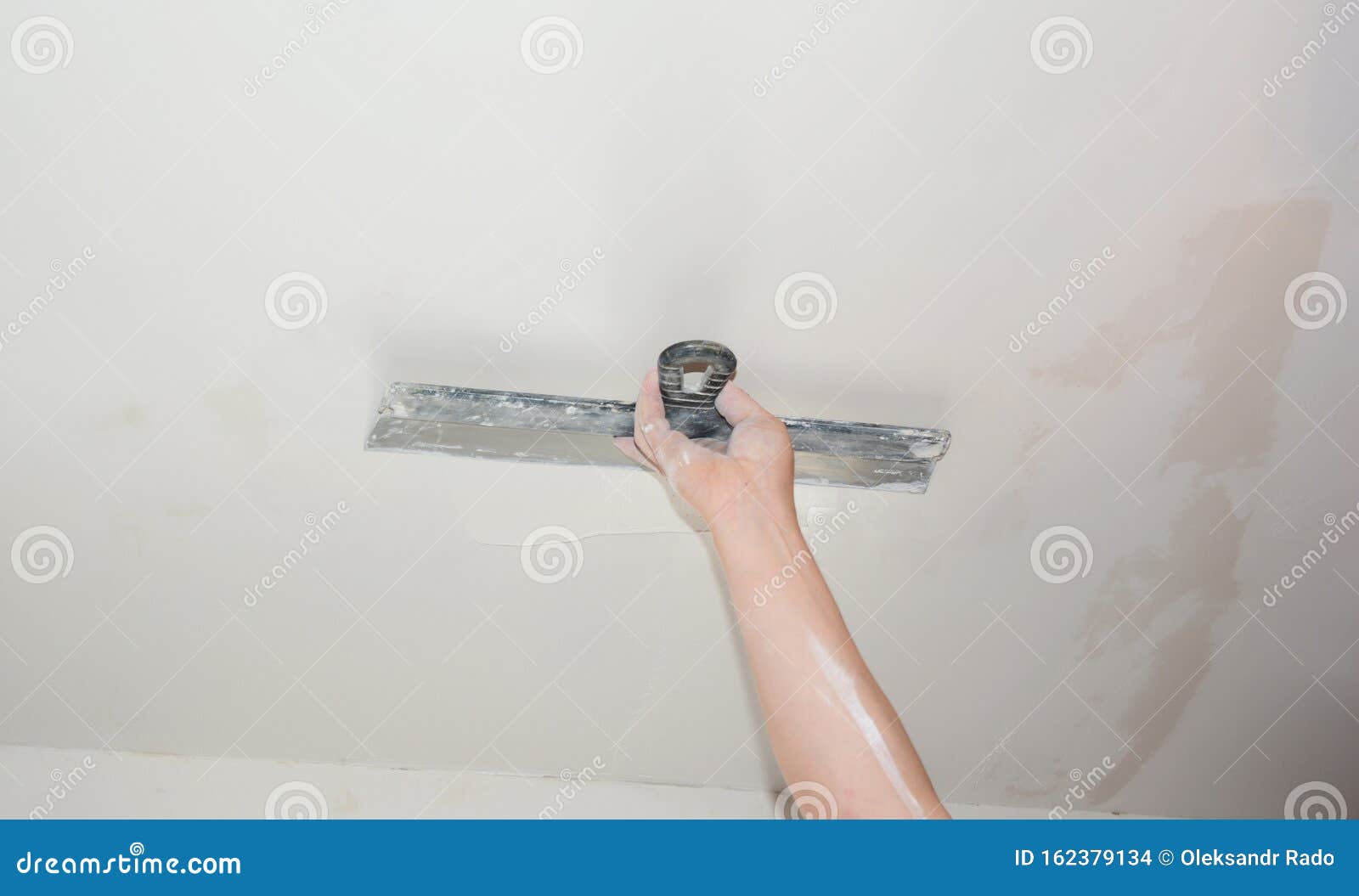 Plaster A Ceiling White Ceiling Gypsum Plastering Stock Photo