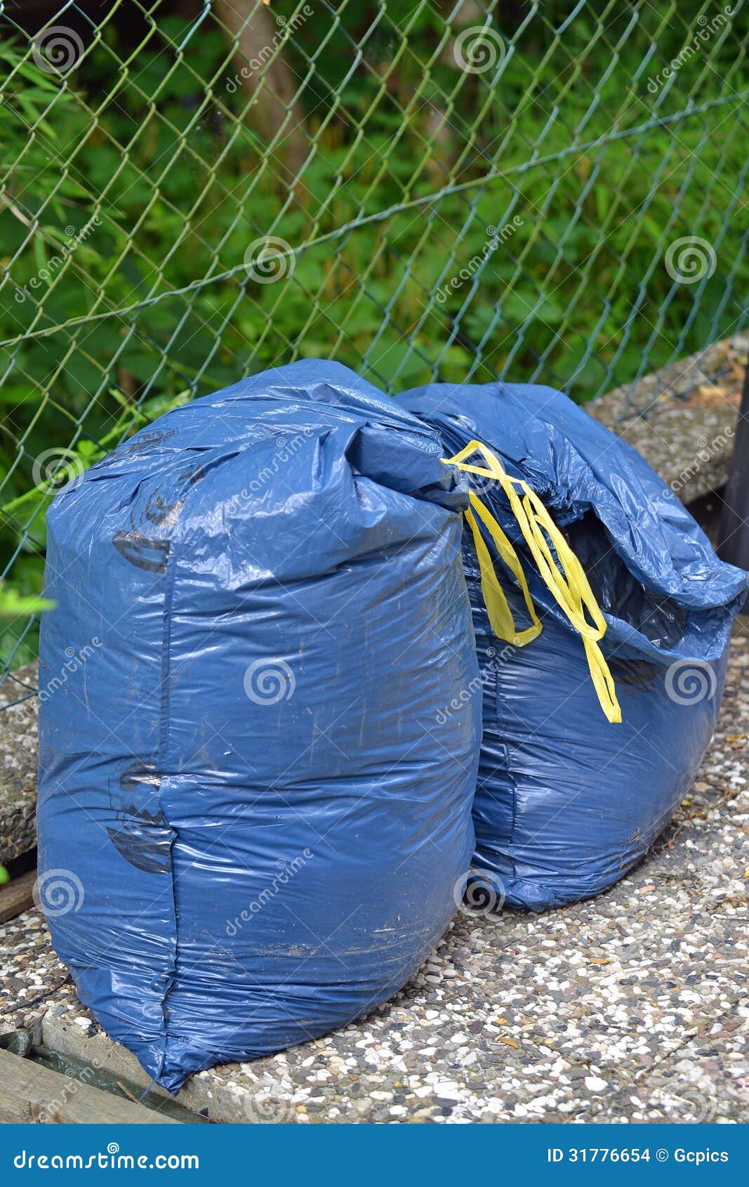 Plastic Bin Bags Full Of Garden Rubbish Stock Images - Image: 31776654